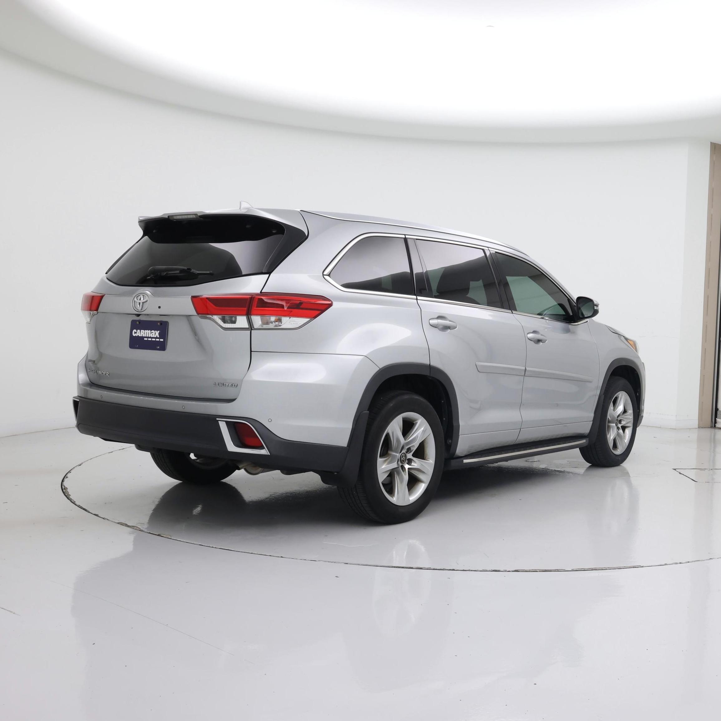 Thumbnail: 2019 Toyota Highlander - 8