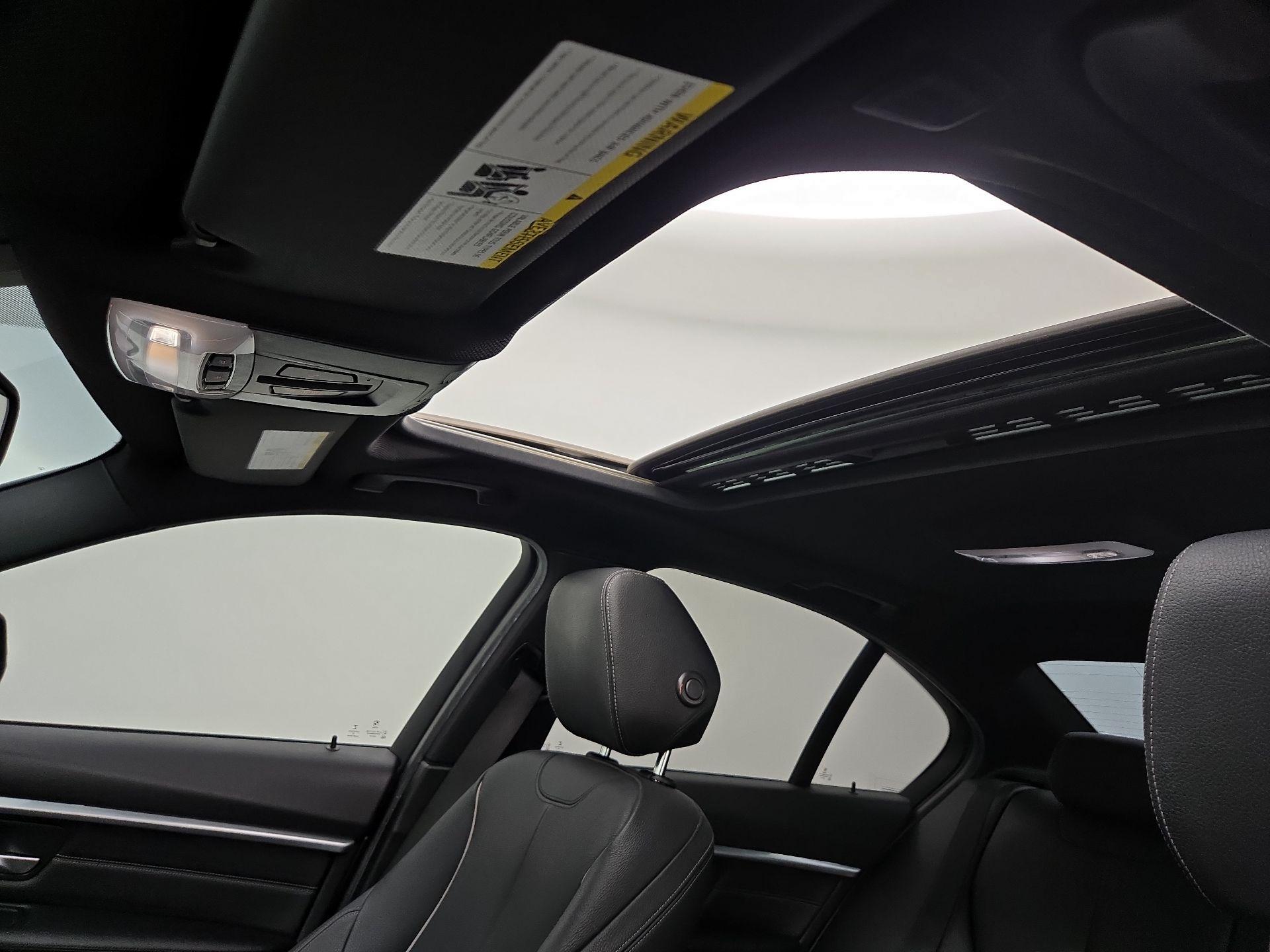 Thumbnail: 2016 BMW 3 Series - 19