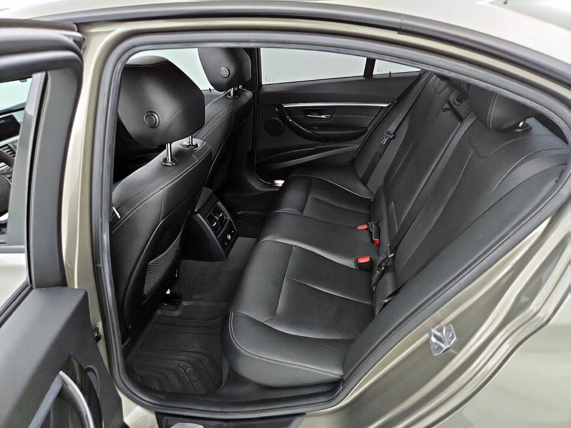 Thumbnail: 2016 BMW 3 Series - 20