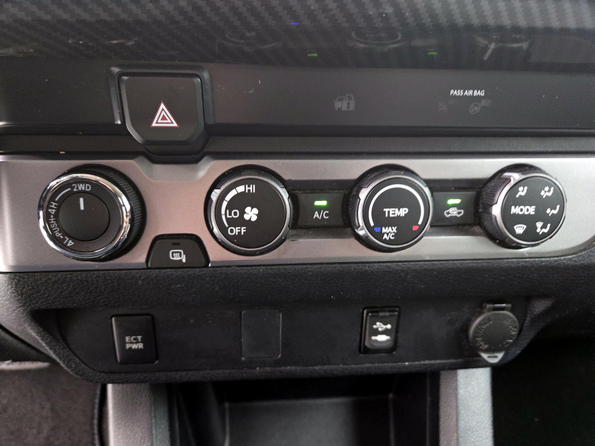 Thumbnail: 2019 Toyota Tacoma - 16