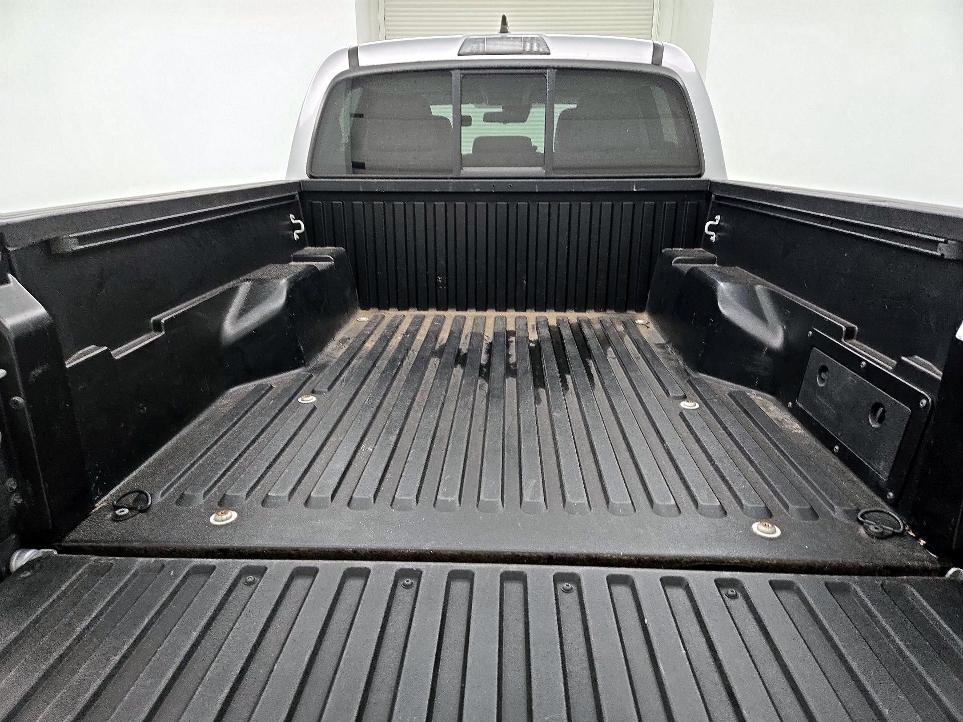 Thumbnail: 2019 Toyota Tacoma - 20