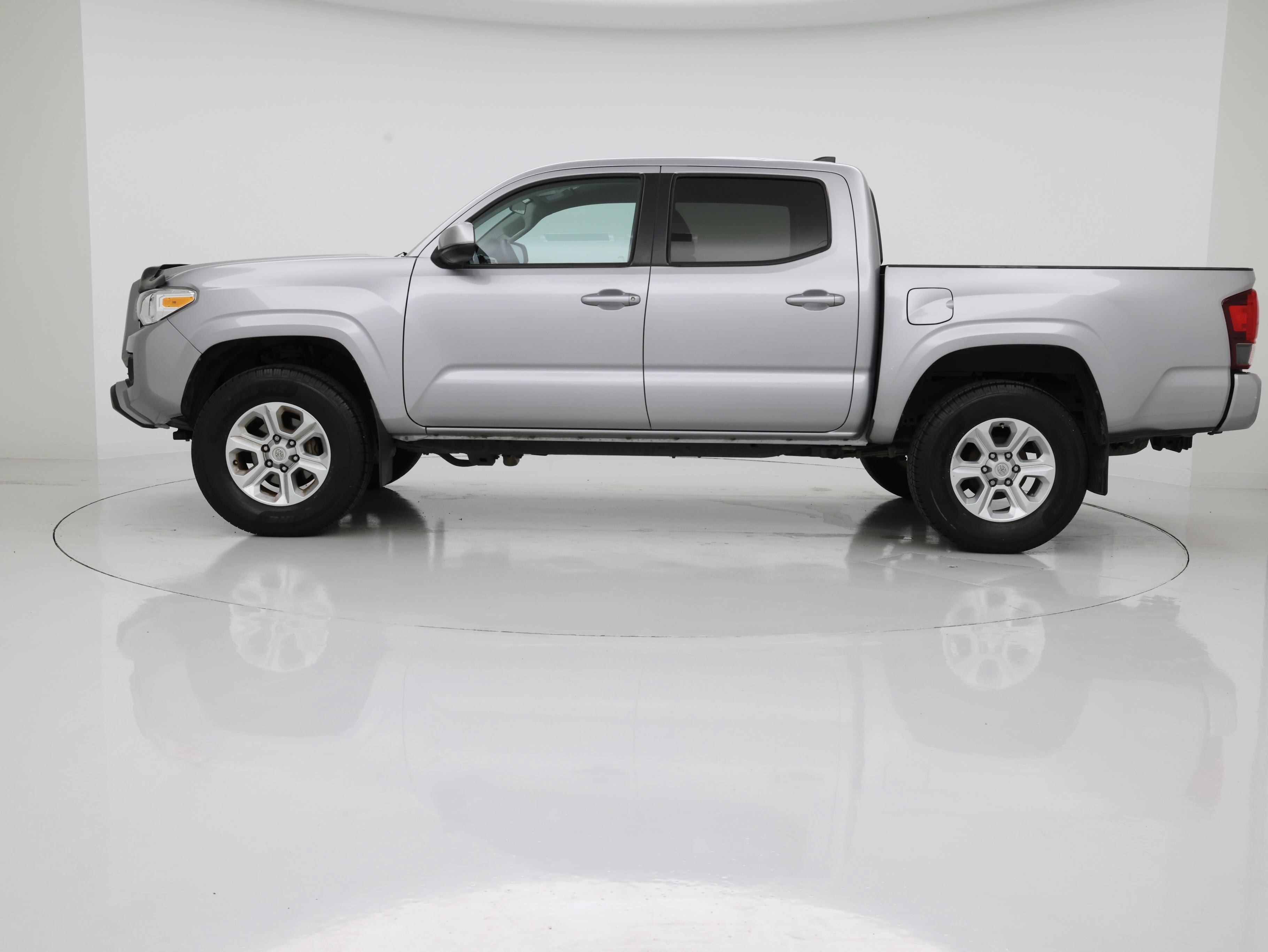 Thumbnail: 2019 Toyota Tacoma - 3