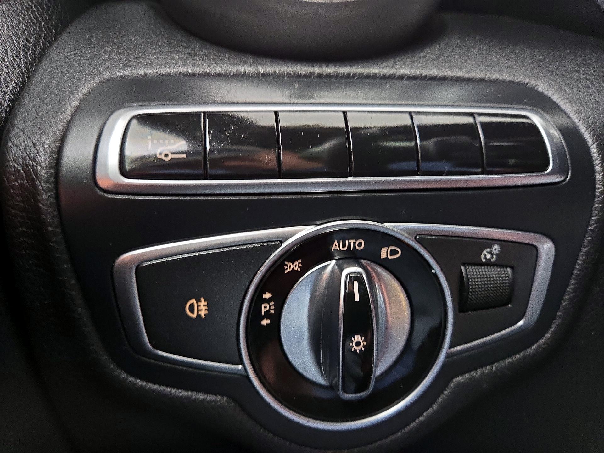 Thumbnail: 2015 Mercedes-Benz C-Class - 13