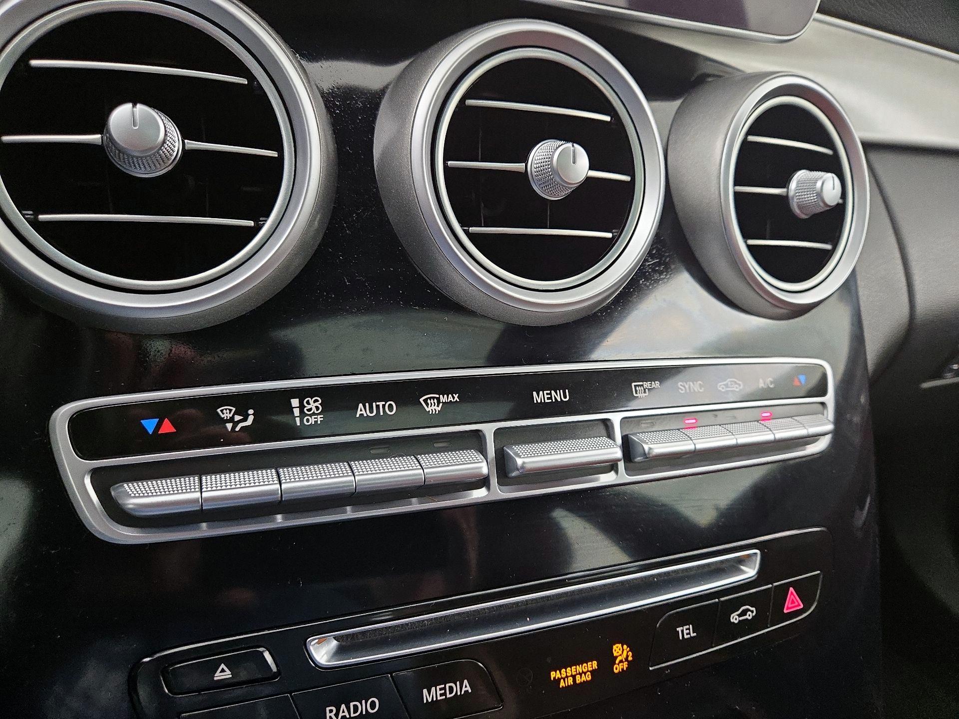 Thumbnail: 2015 Mercedes-Benz C-Class - 17