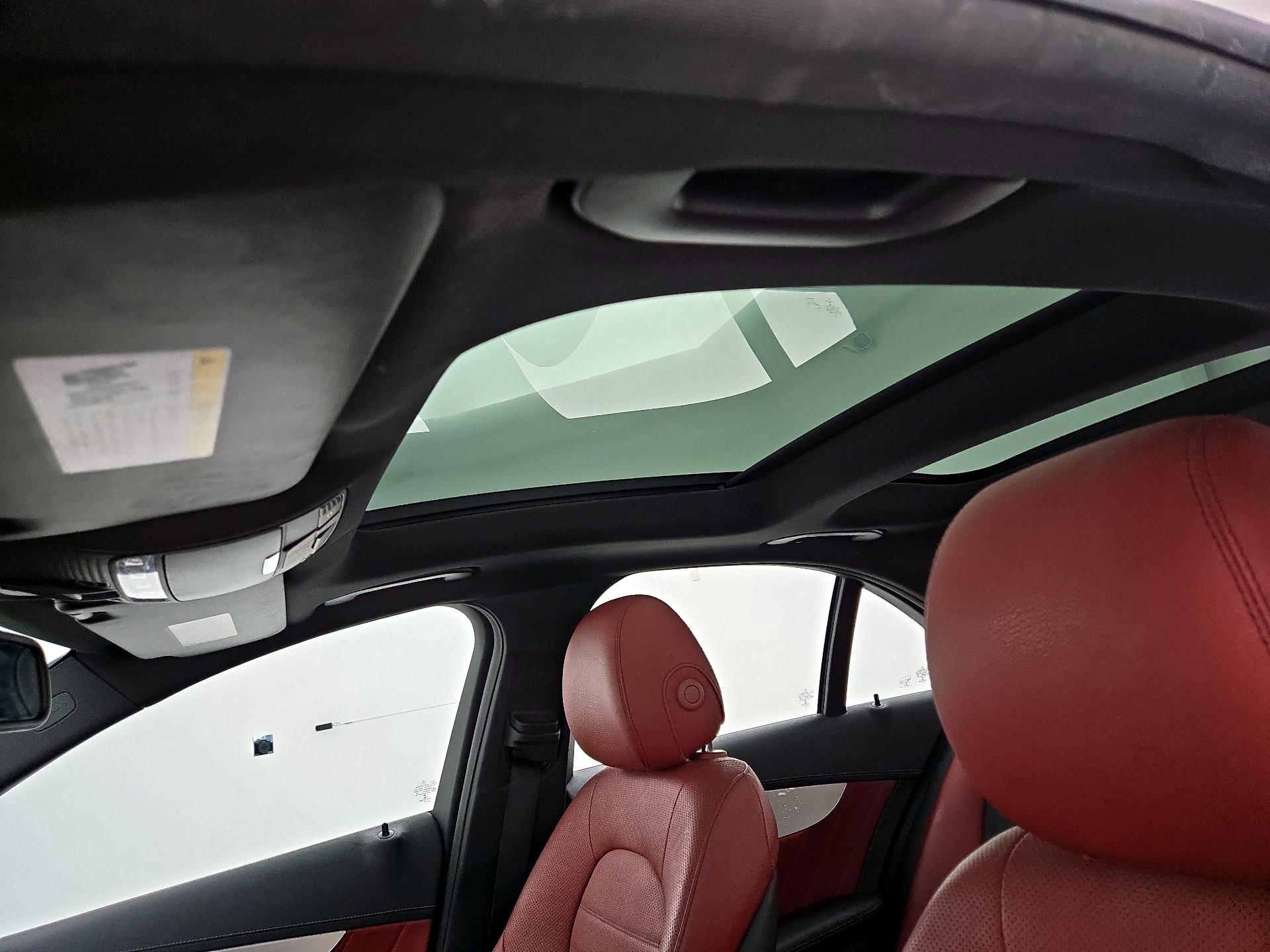 Thumbnail: 2015 Mercedes-Benz C-Class - 20
