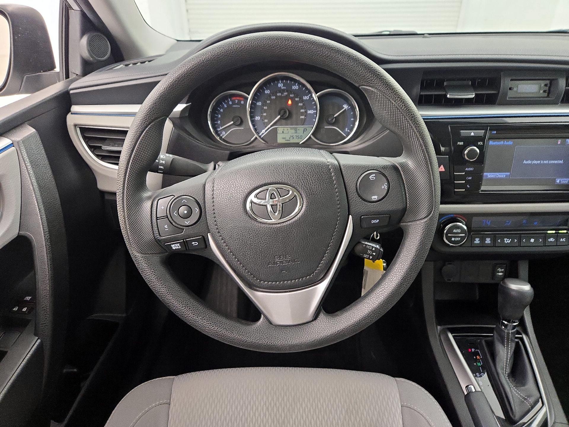 Thumbnail: 2015 Toyota Corolla - 10