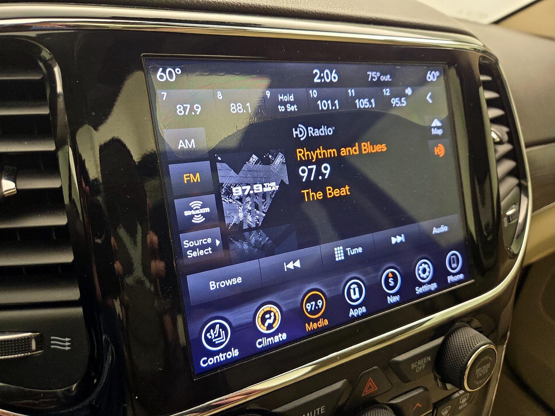 Thumbnail: 2020 Jeep Grand Cherokee - 16