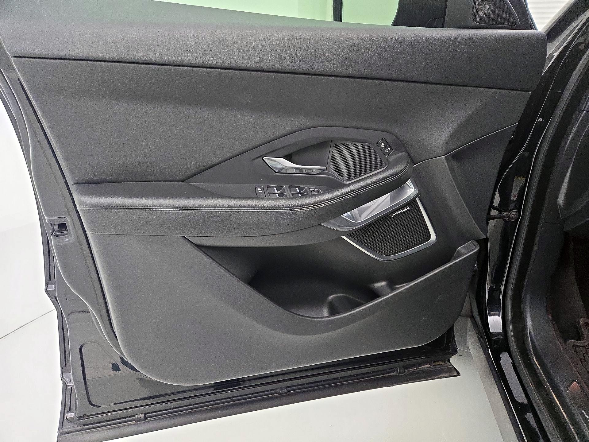 Thumbnail: 2020 Jaguar E-Pace - 12