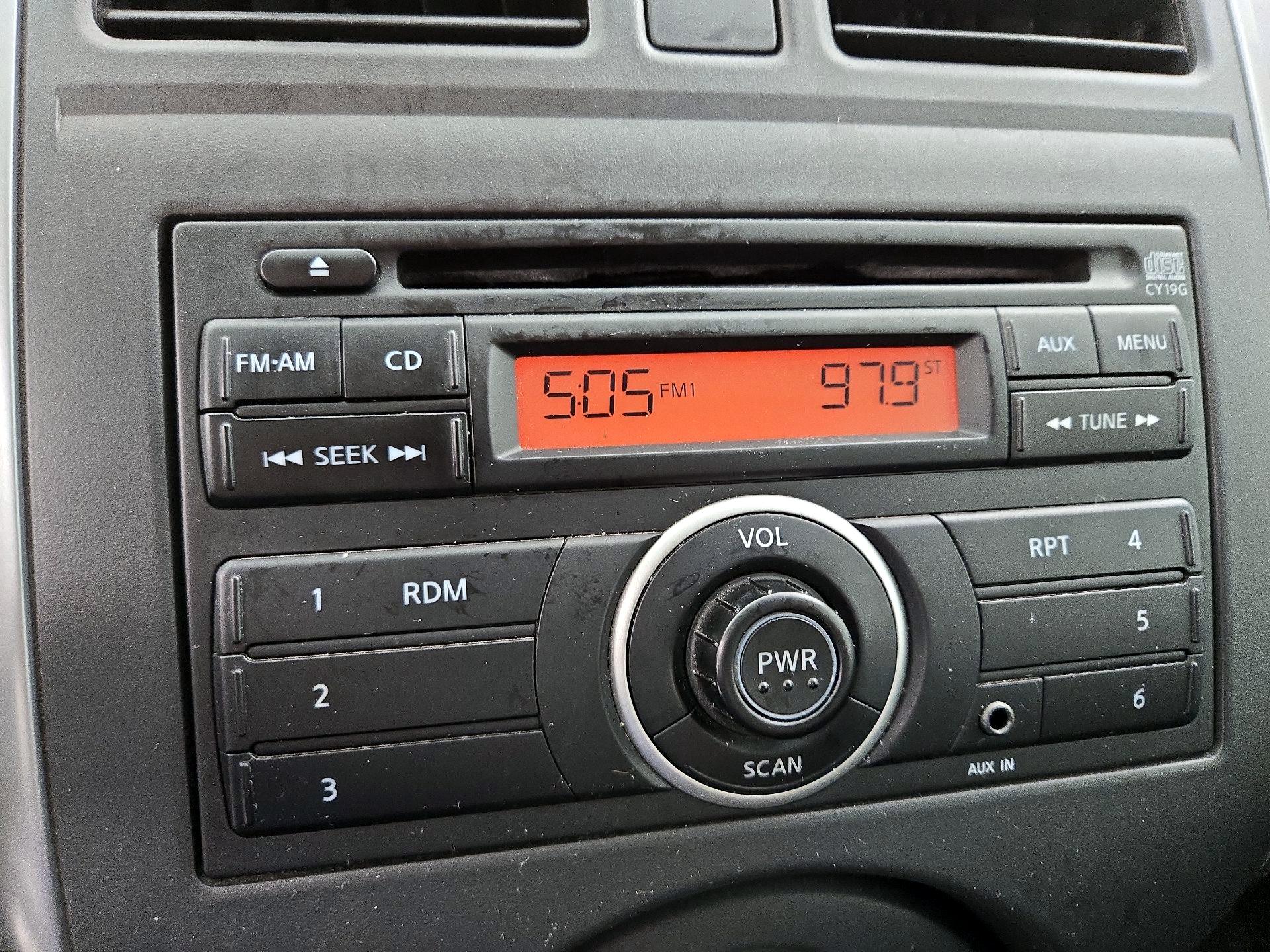 Thumbnail: 2013 Nissan Versa - 14
