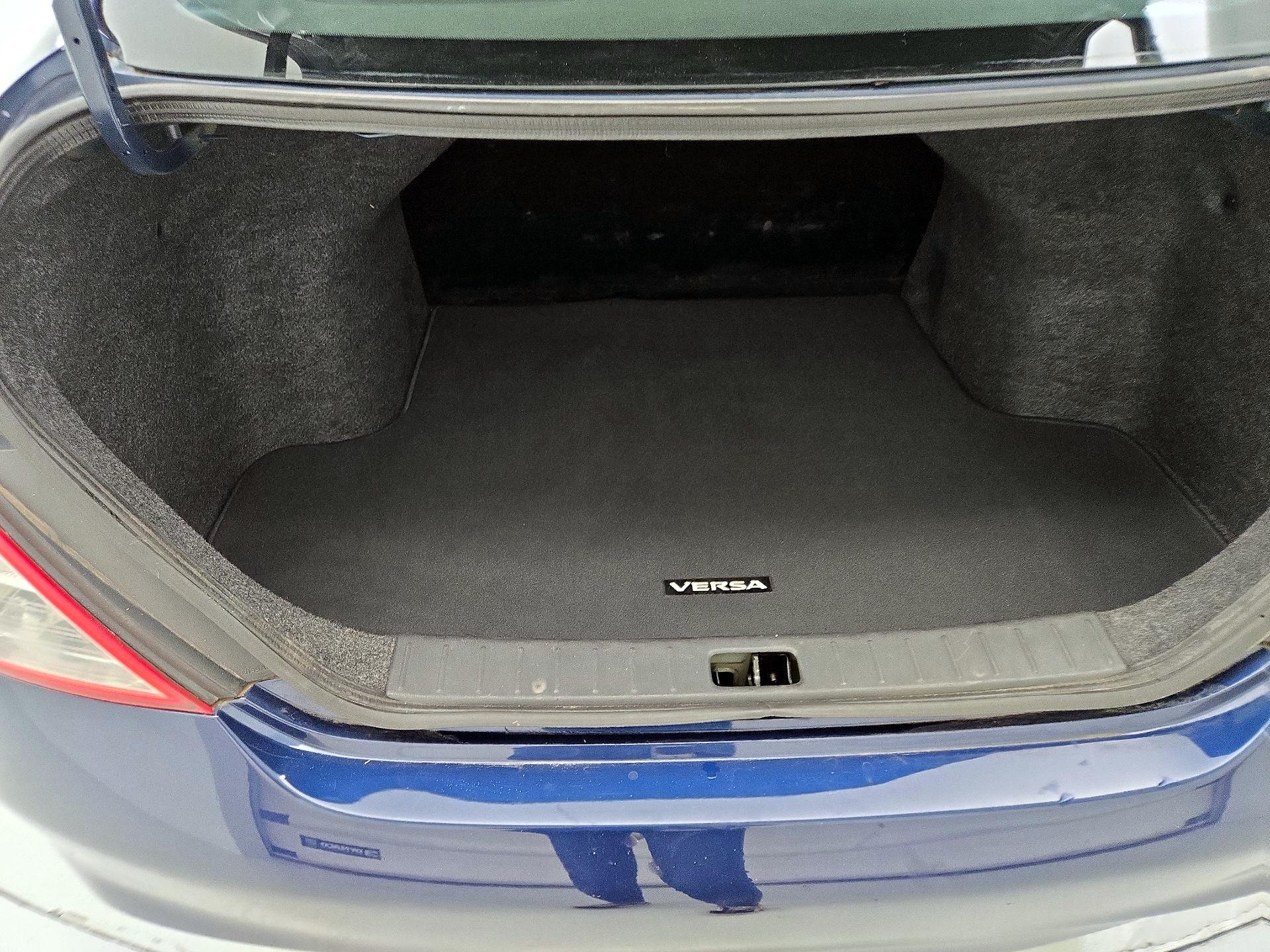 Thumbnail: 2013 Nissan Versa - 19