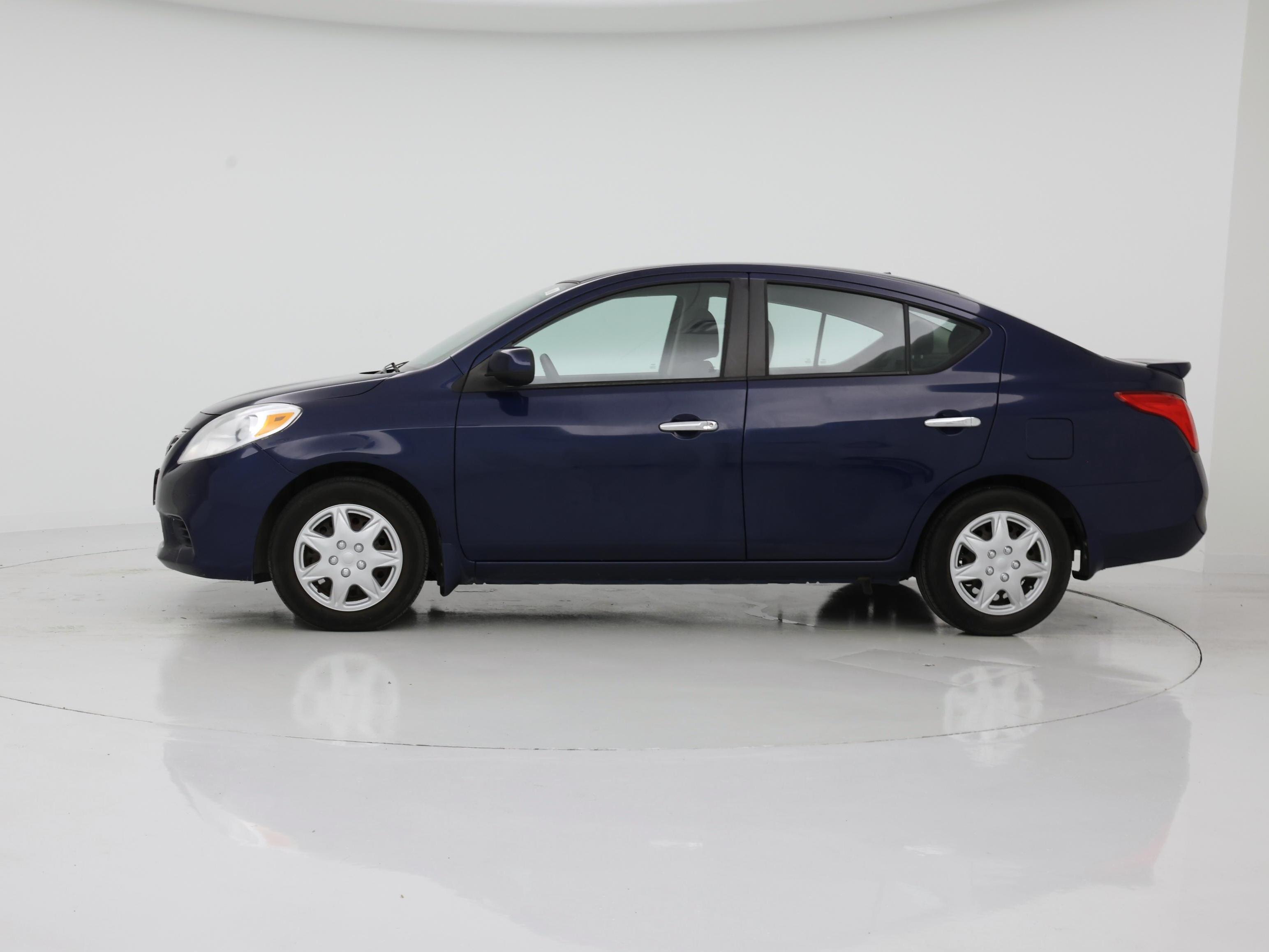 Thumbnail: 2013 Nissan Versa - 3