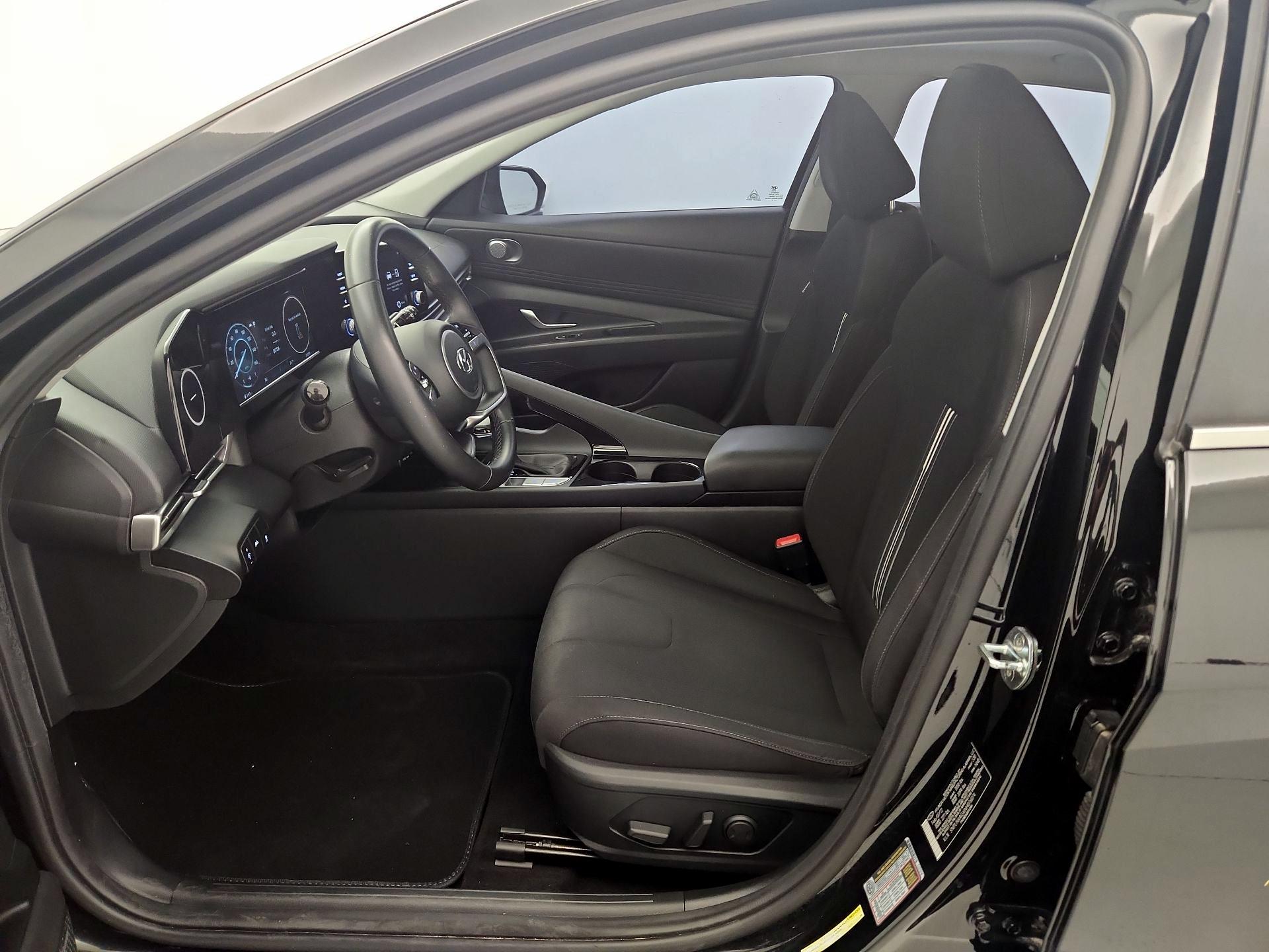 Thumbnail: 2022 Hyundai Elantra - 11