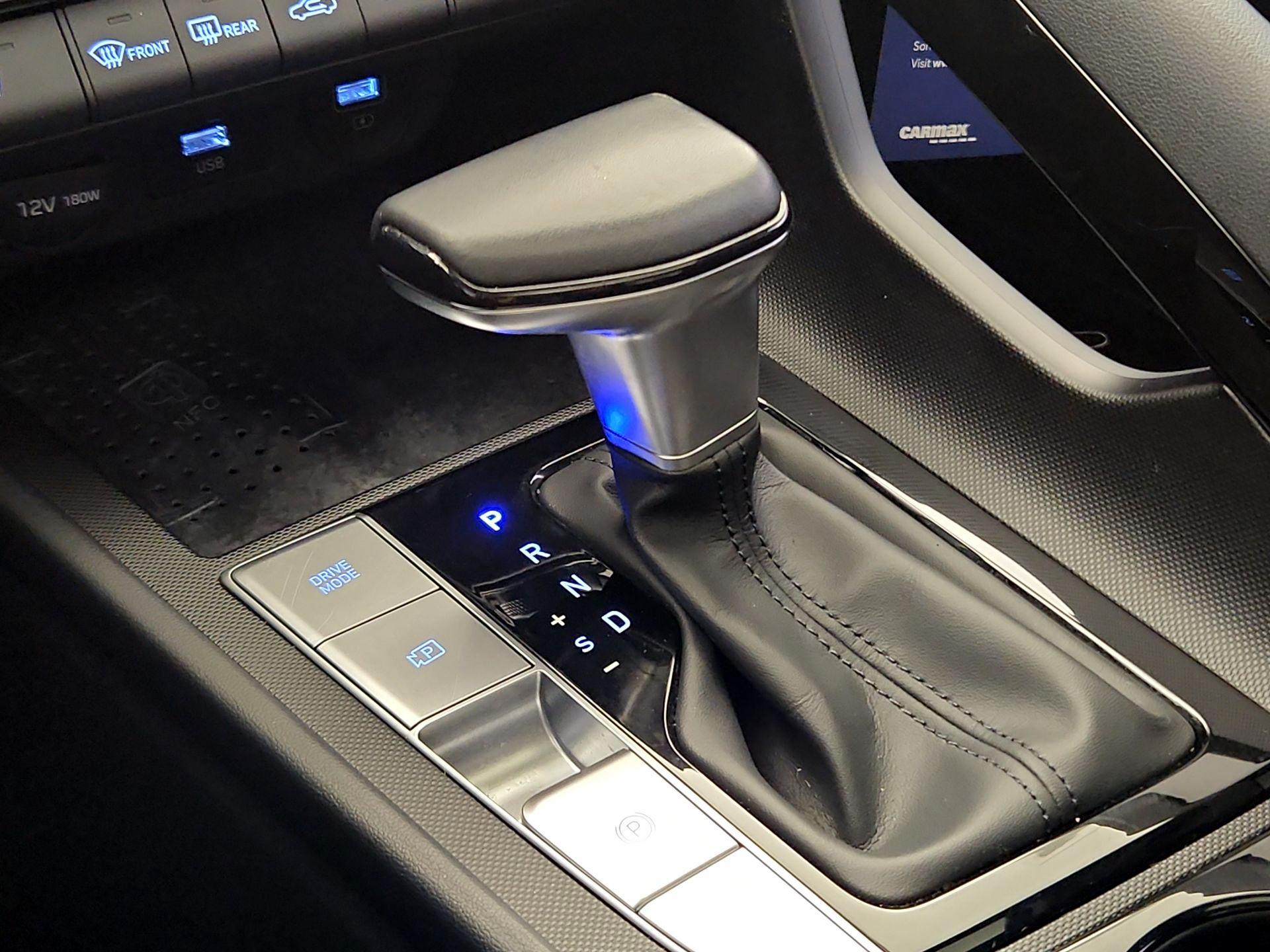 Thumbnail: 2022 Hyundai Elantra - 17