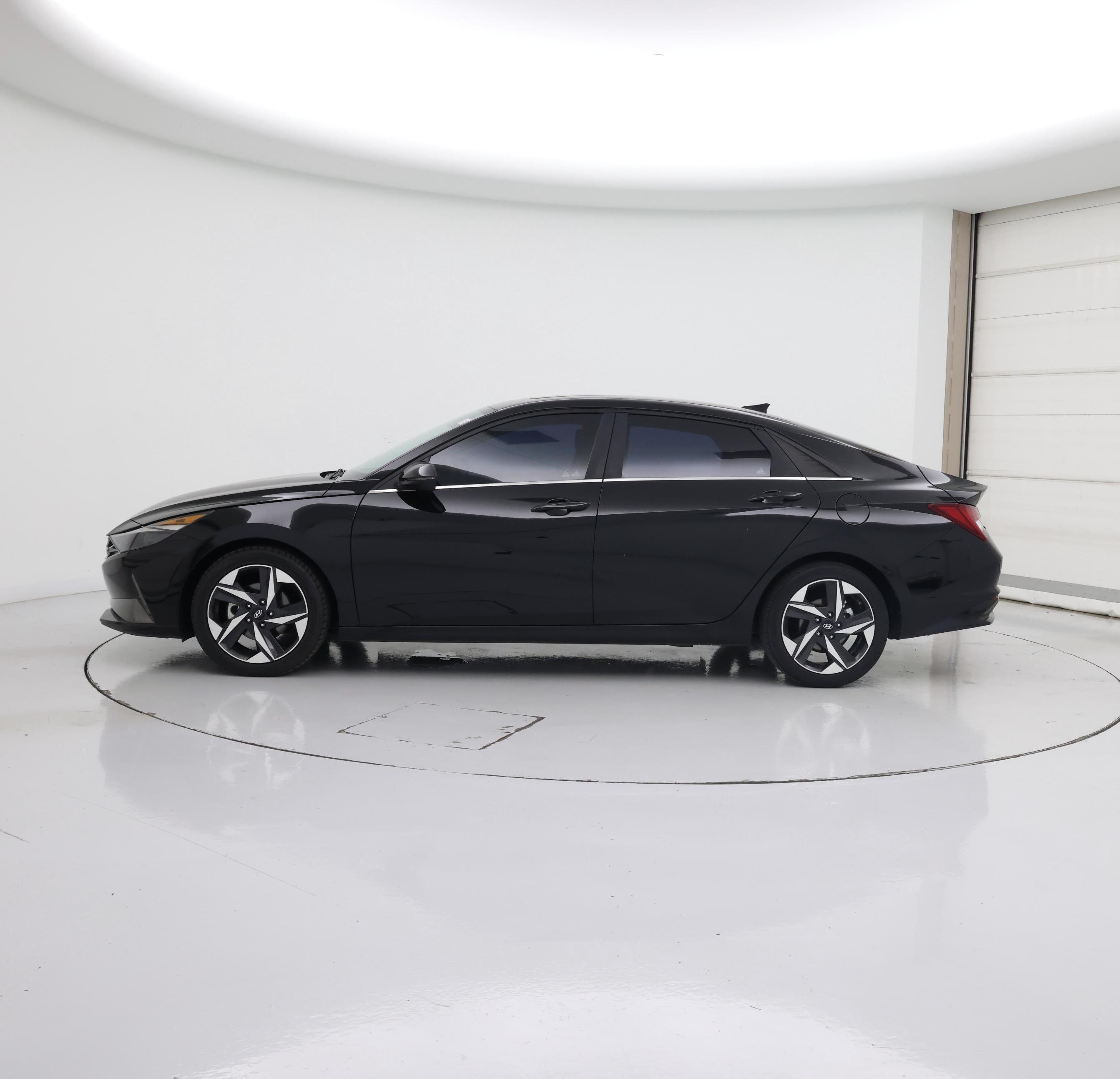 Thumbnail: 2022 Hyundai Elantra - 3