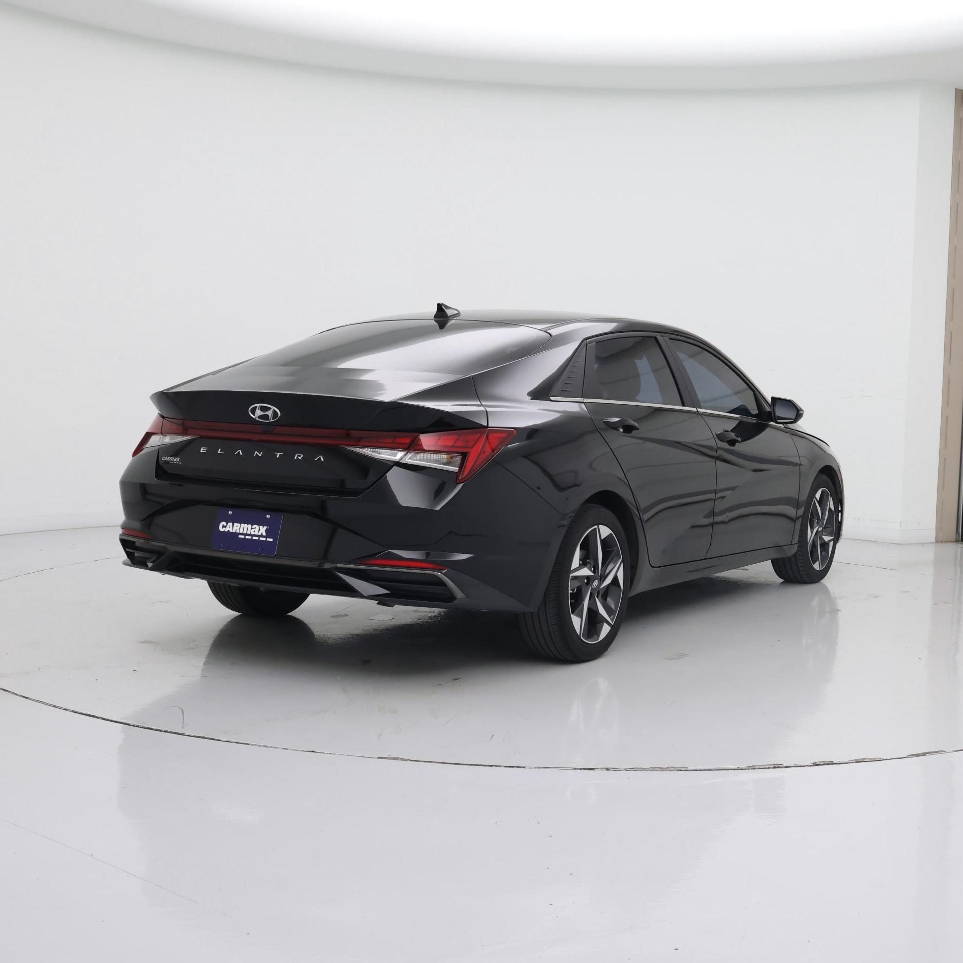 Thumbnail: 2022 Hyundai Elantra - 8