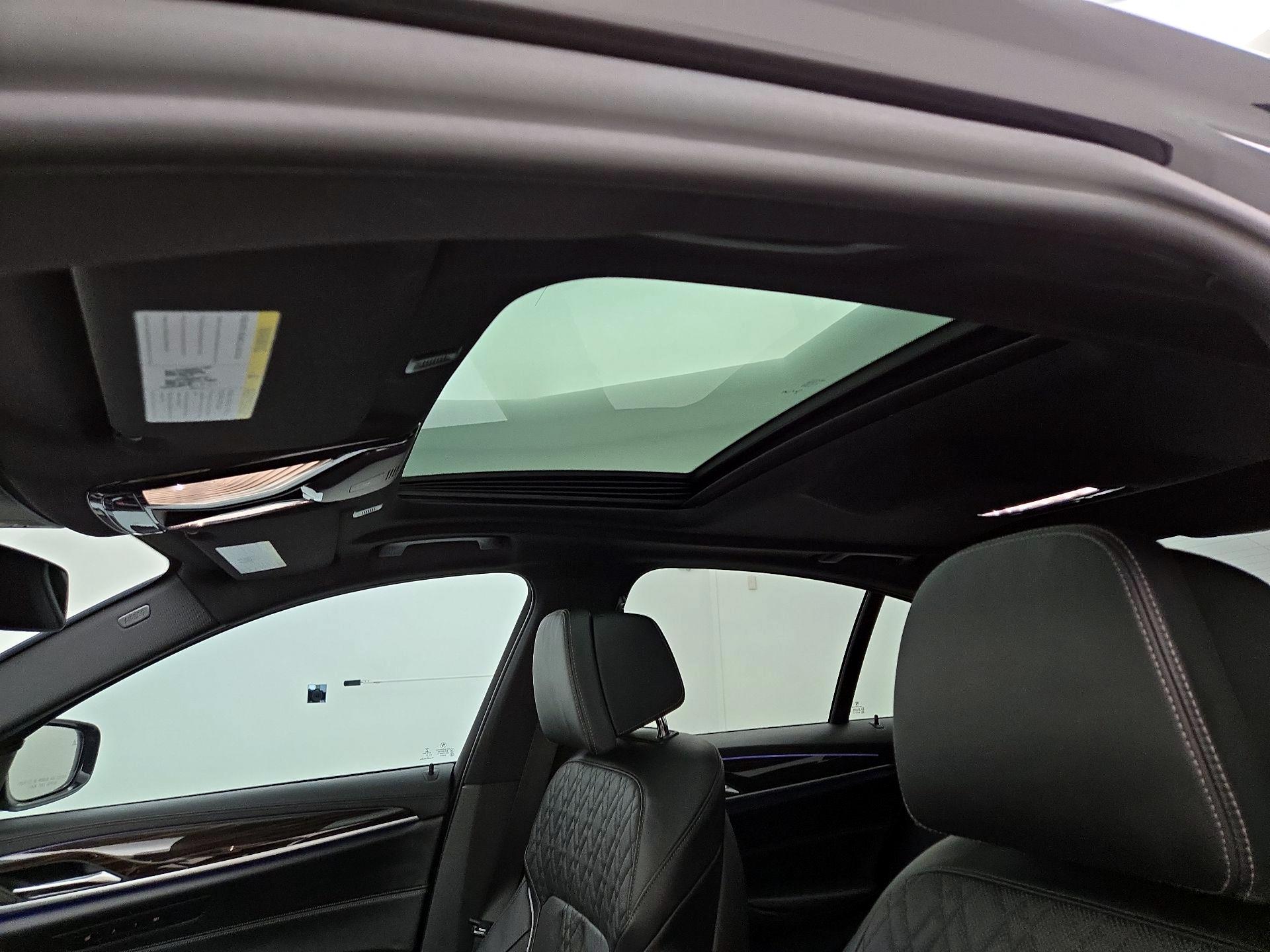 Thumbnail: 2018 BMW 5 Series - 20