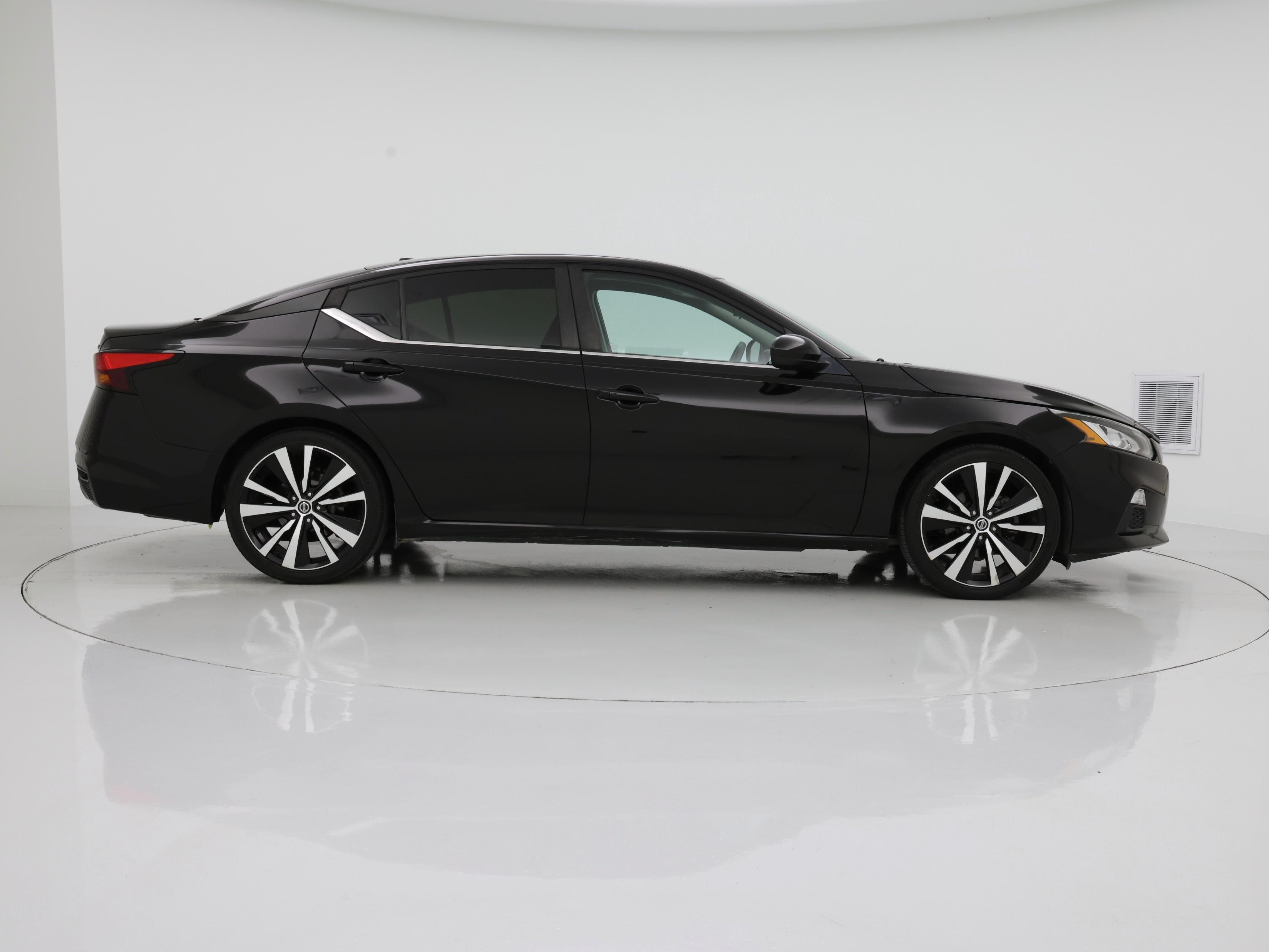 Thumbnail: 2019 Nissan Altima - 7