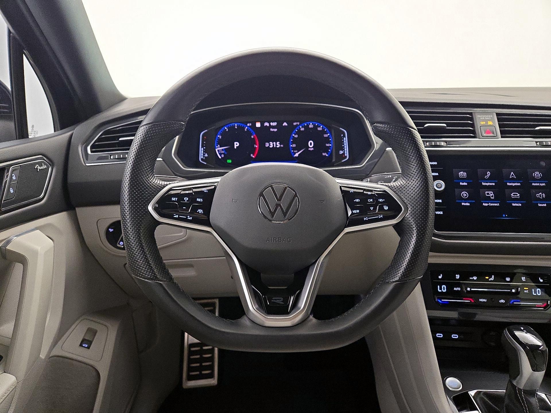 Thumbnail: 2022 Volkswagen Tiguan - 10