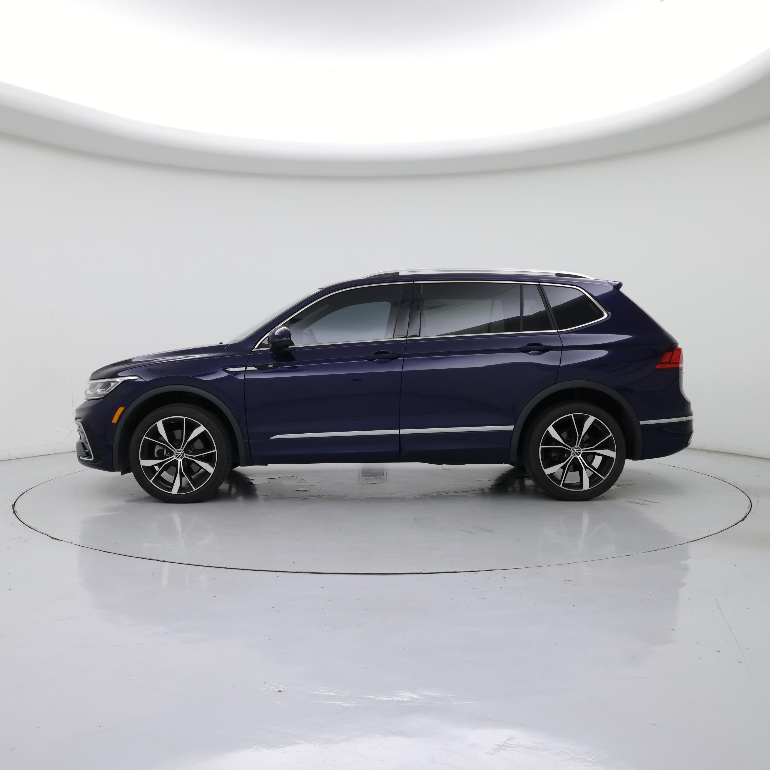 Thumbnail: 2022 Volkswagen Tiguan - 3
