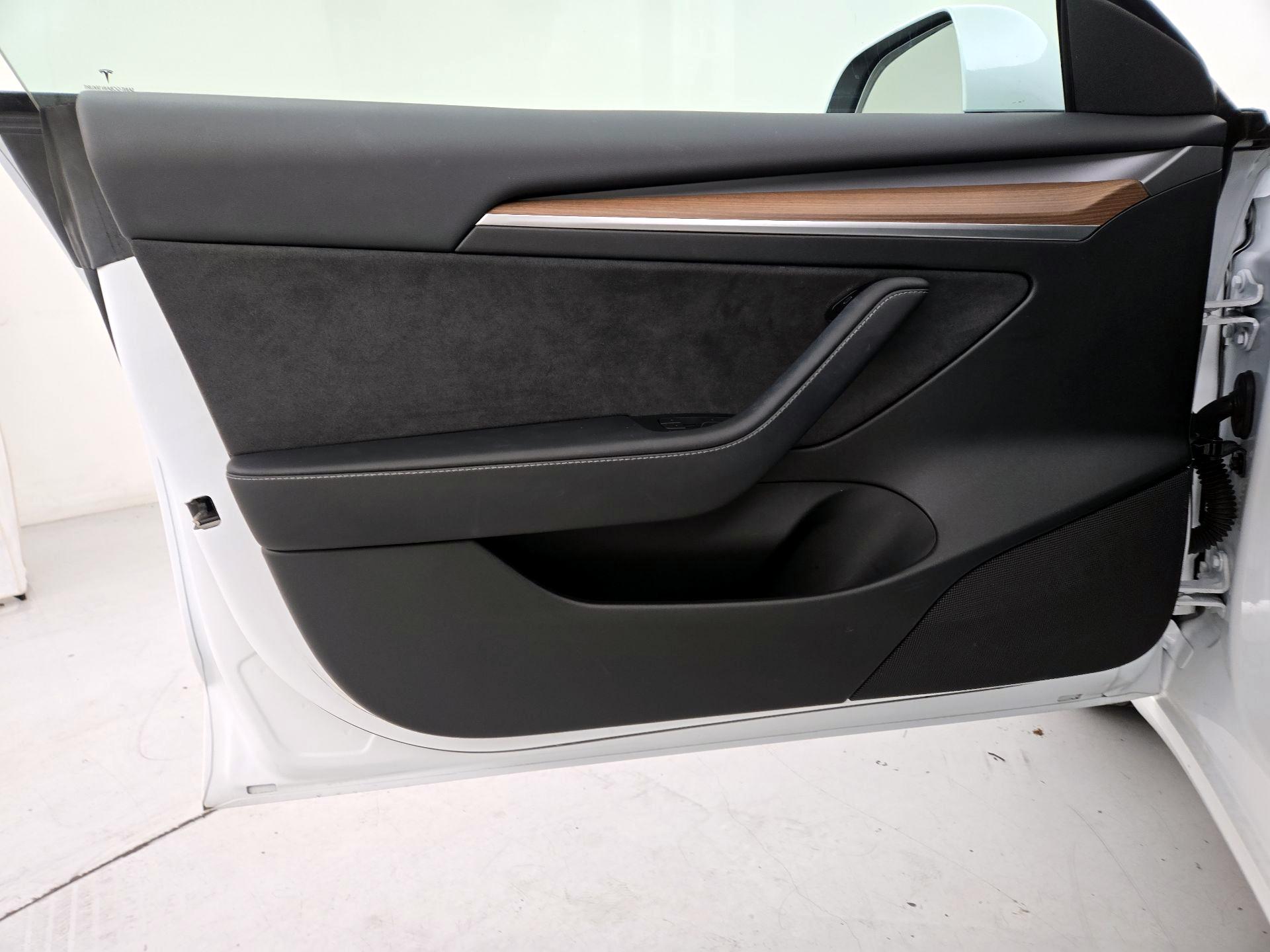 Thumbnail: 2023 Tesla Model 3 - 12