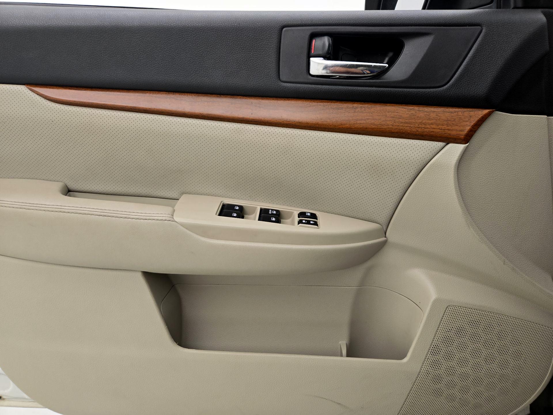 Thumbnail: 2014 Subaru Outback - 12