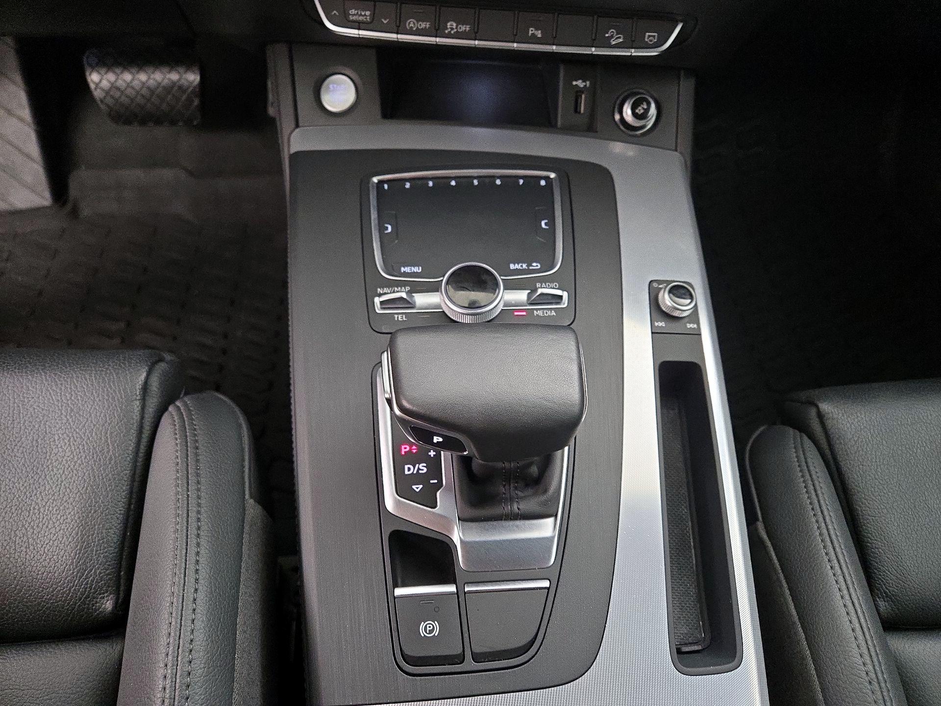 Thumbnail: 2020 Audi Q5 - 18