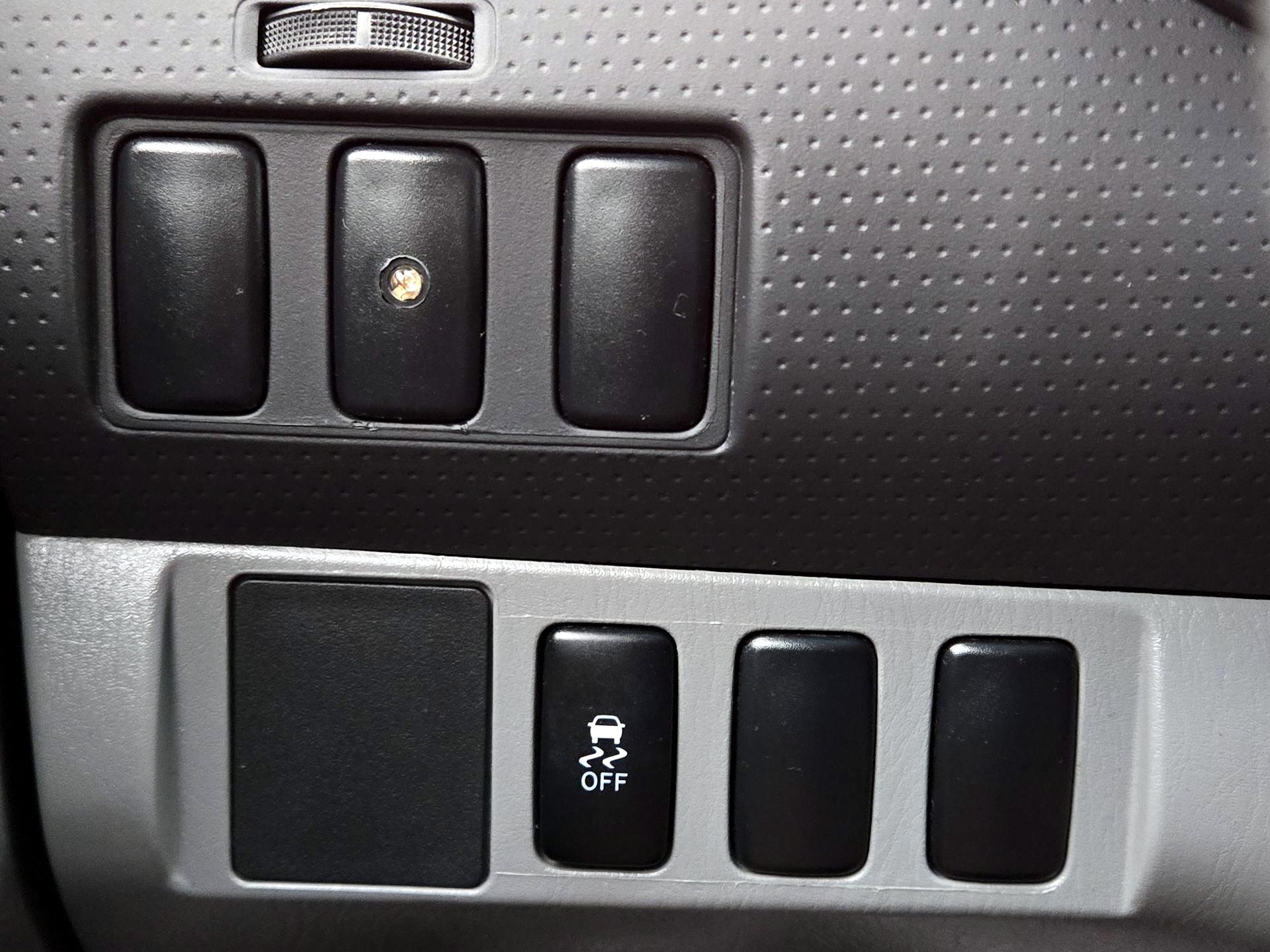 Thumbnail: 2013 Toyota Tacoma - 13