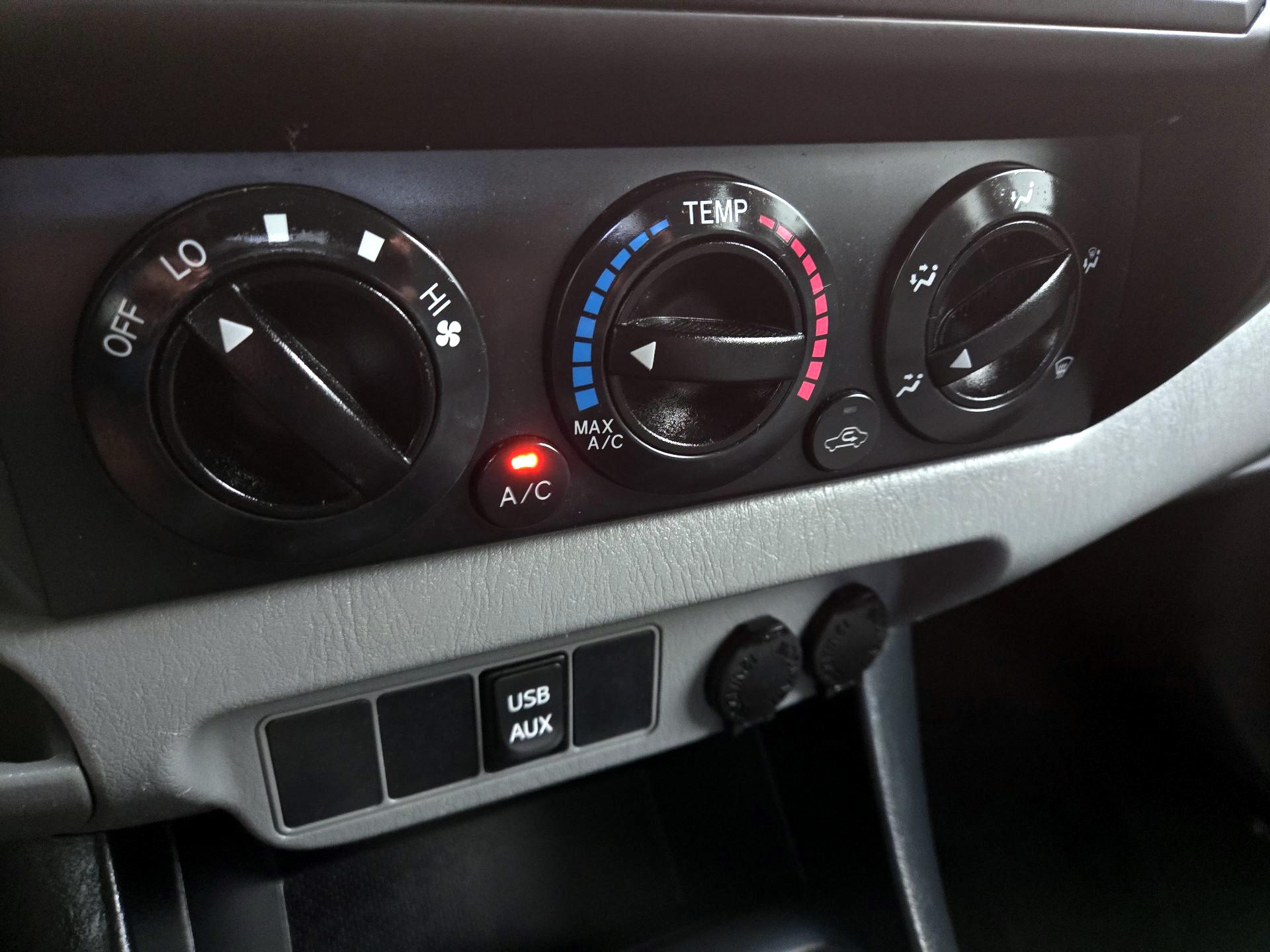 Thumbnail: 2013 Toyota Tacoma - 15