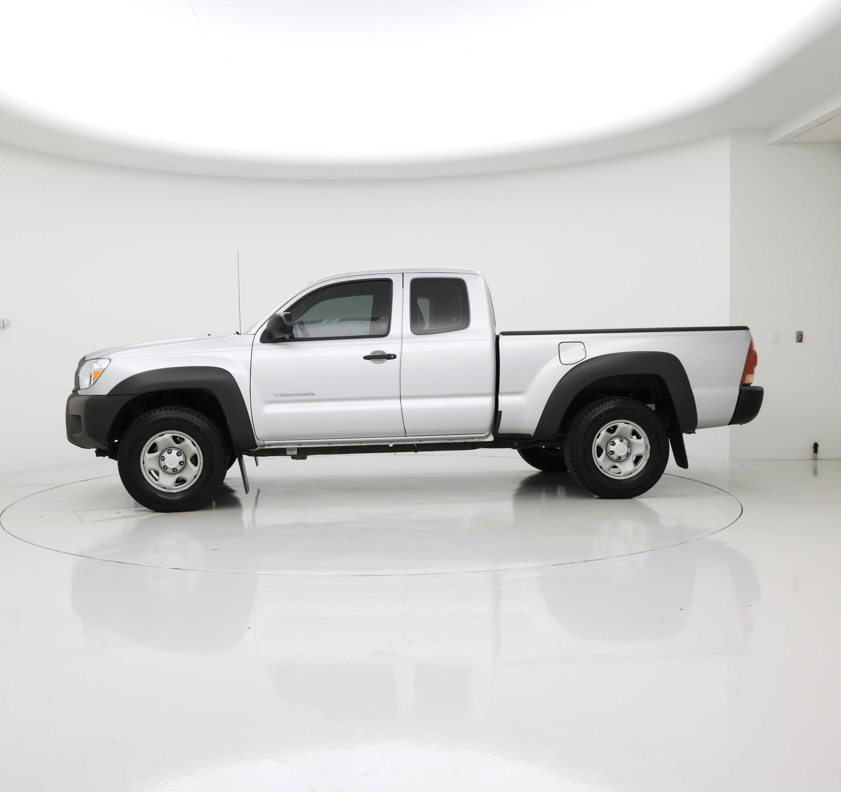 Thumbnail: 2013 Toyota Tacoma - 3