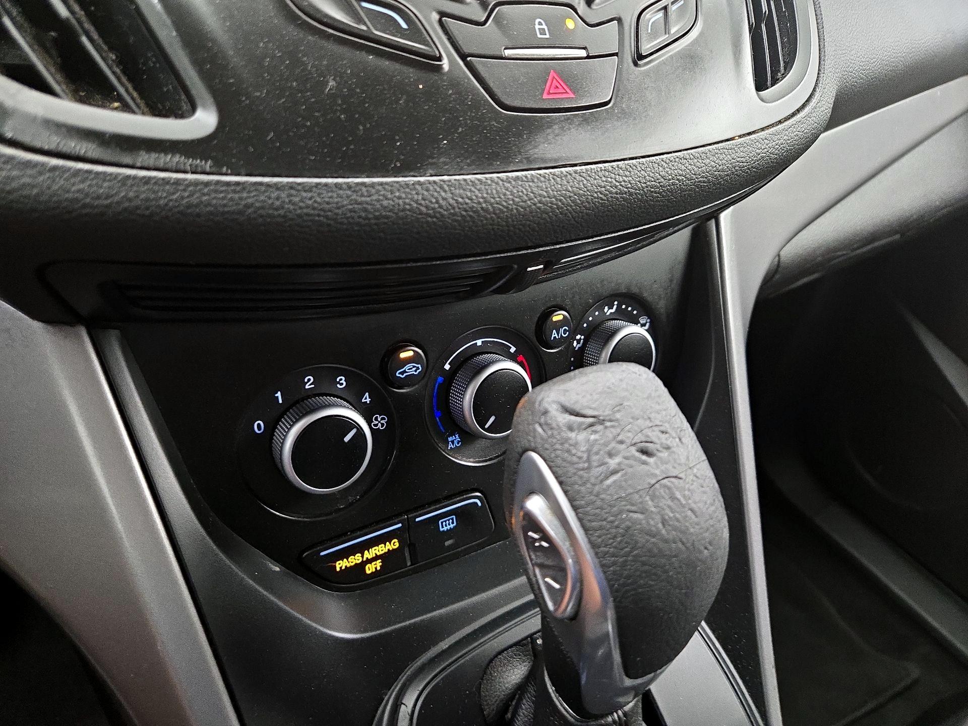 Thumbnail: 2016 Ford Escape - 16