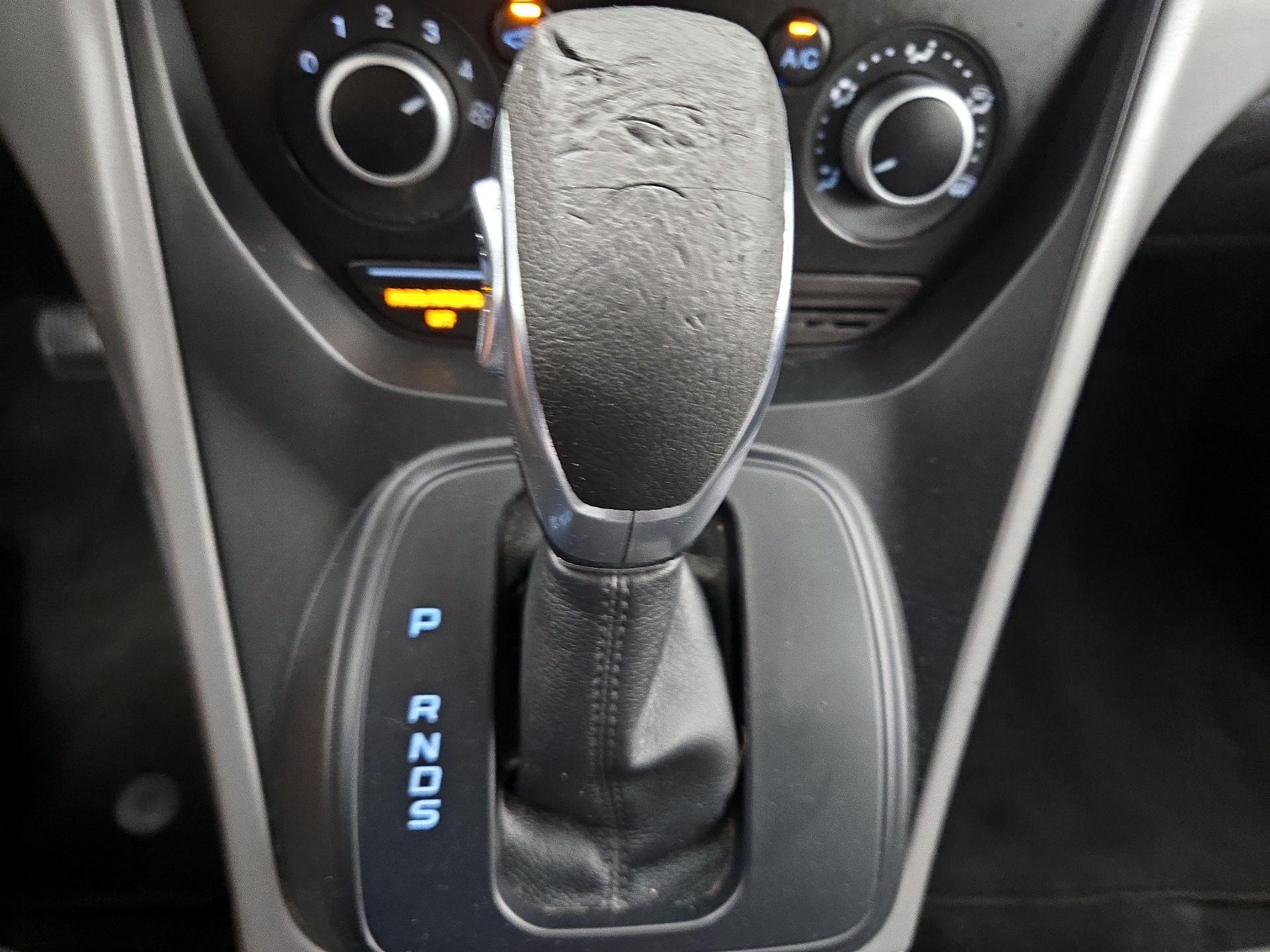 Thumbnail: 2016 Ford Escape - 17