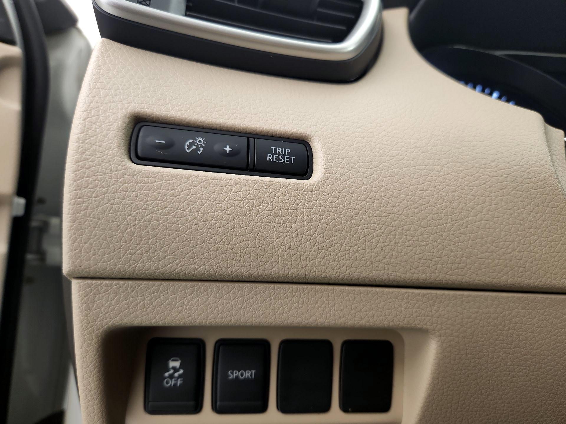 Thumbnail: 2015 Nissan Rogue - 13
