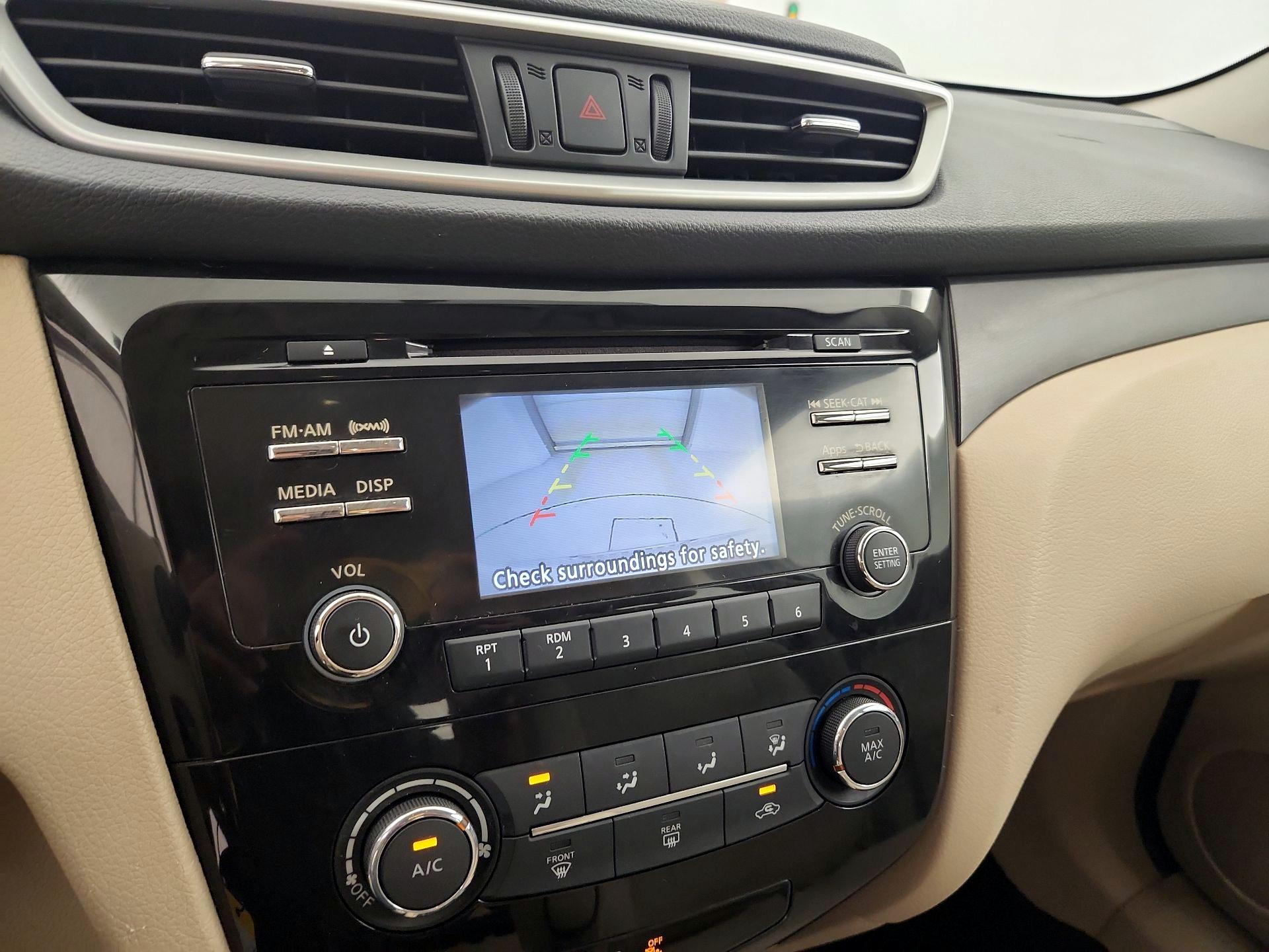 Thumbnail: 2015 Nissan Rogue - 14