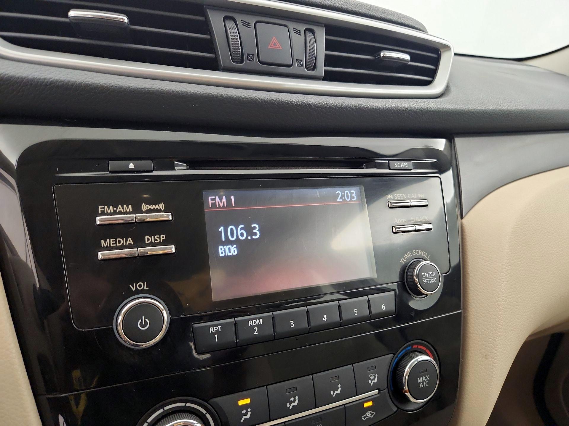 Thumbnail: 2015 Nissan Rogue - 15