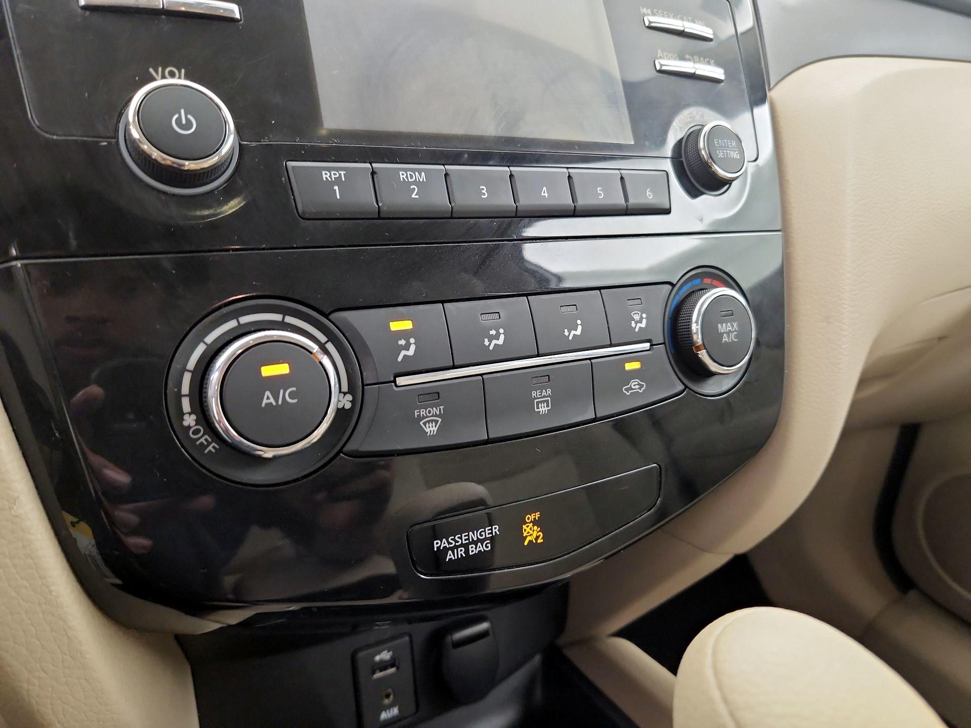 Thumbnail: 2015 Nissan Rogue - 16