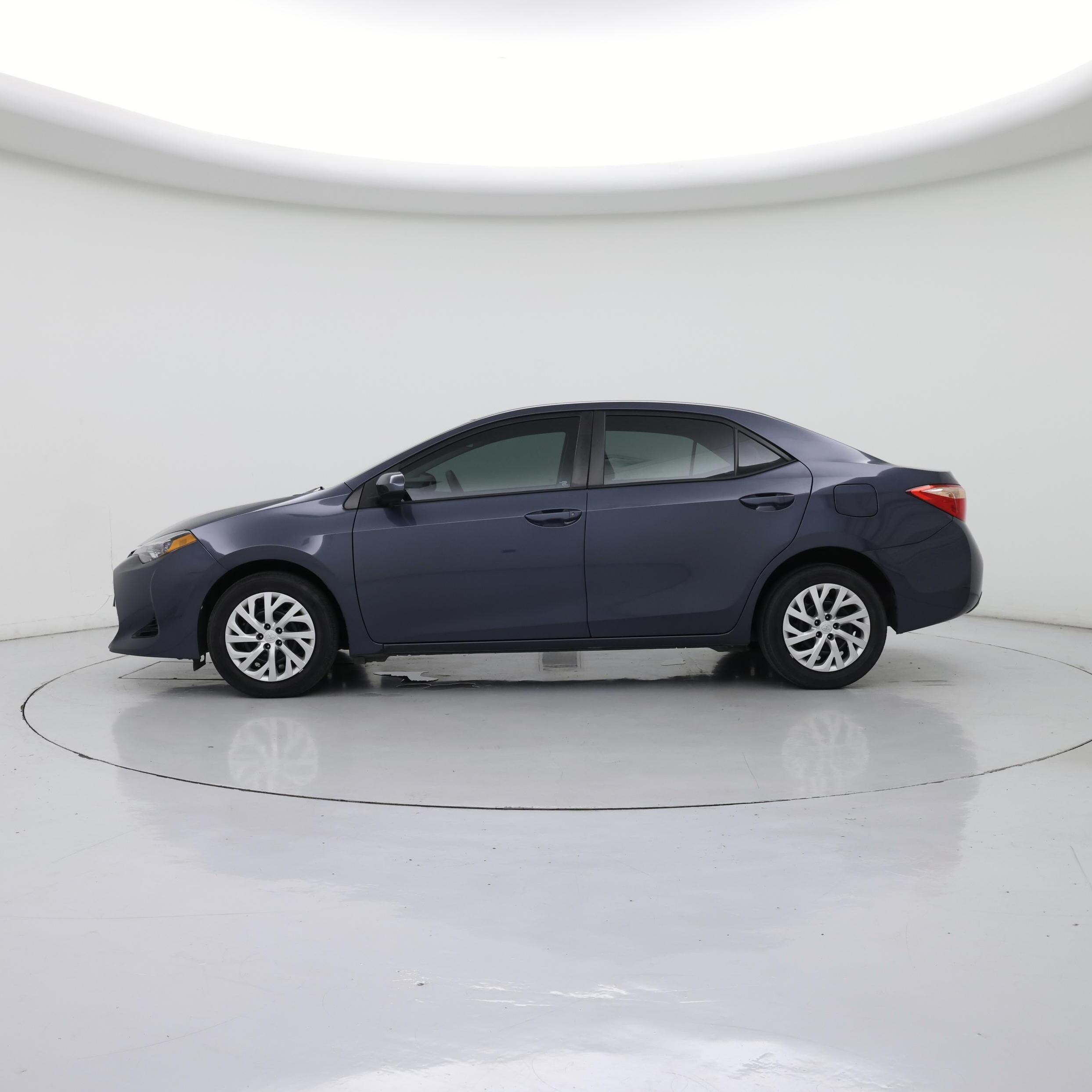Thumbnail: 2018 Toyota Corolla - 3