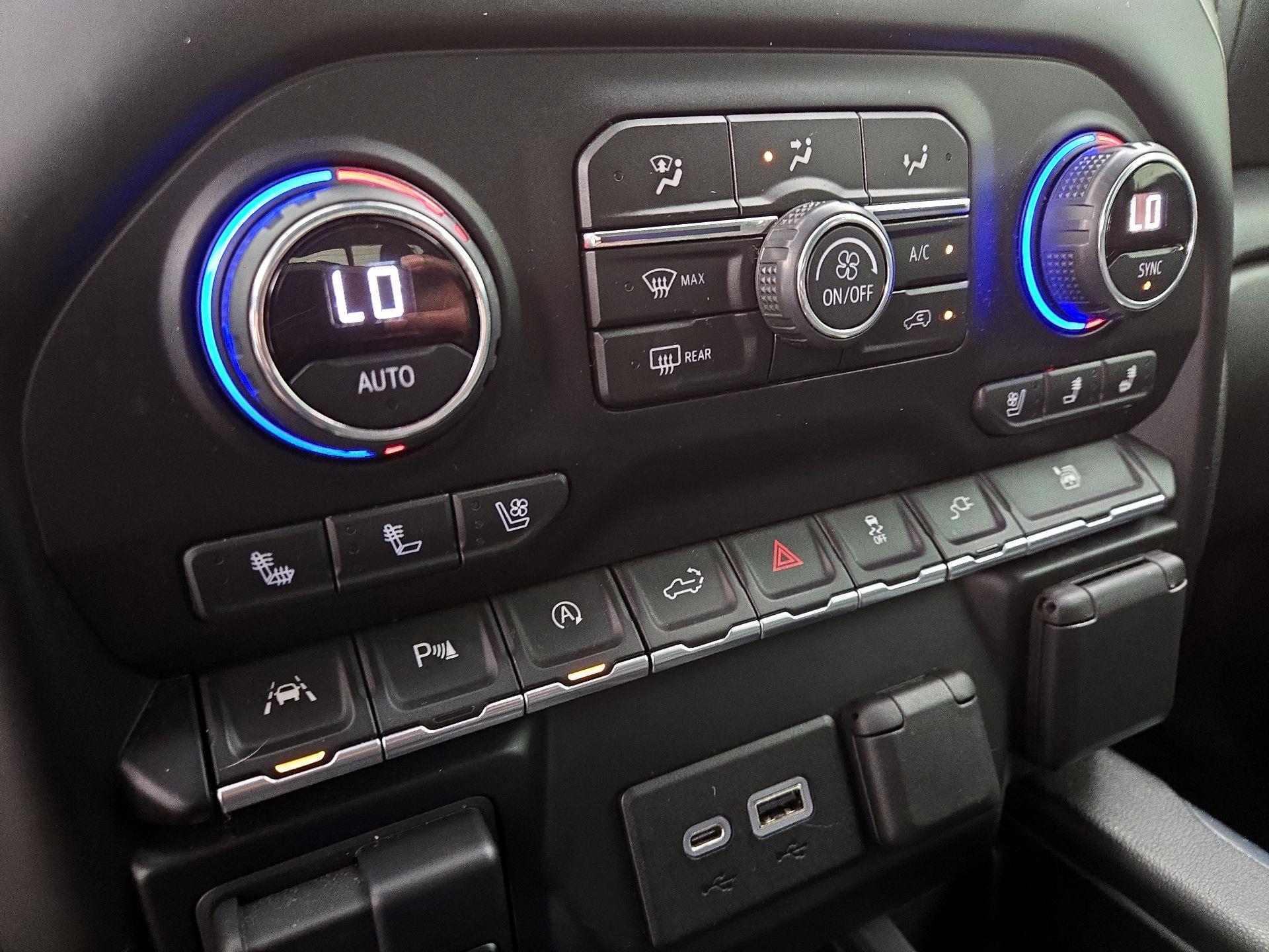 Thumbnail: 2019 Chevrolet Silverado 1500 - 17