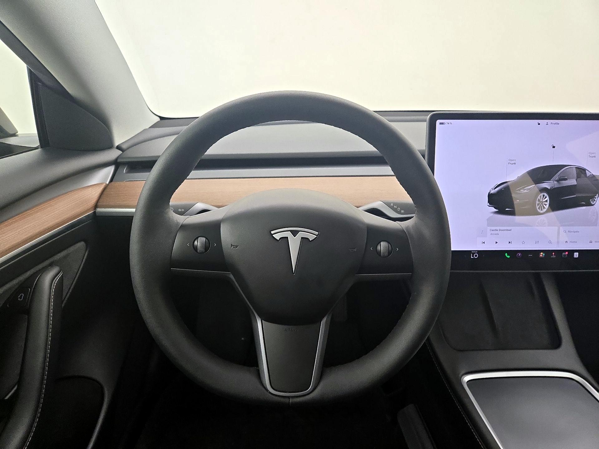 Thumbnail: 2023 Tesla Model 3 - 10