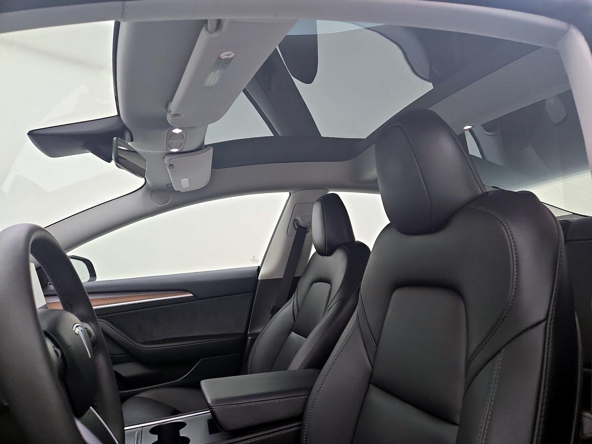 Thumbnail: 2023 Tesla Model 3 - 19