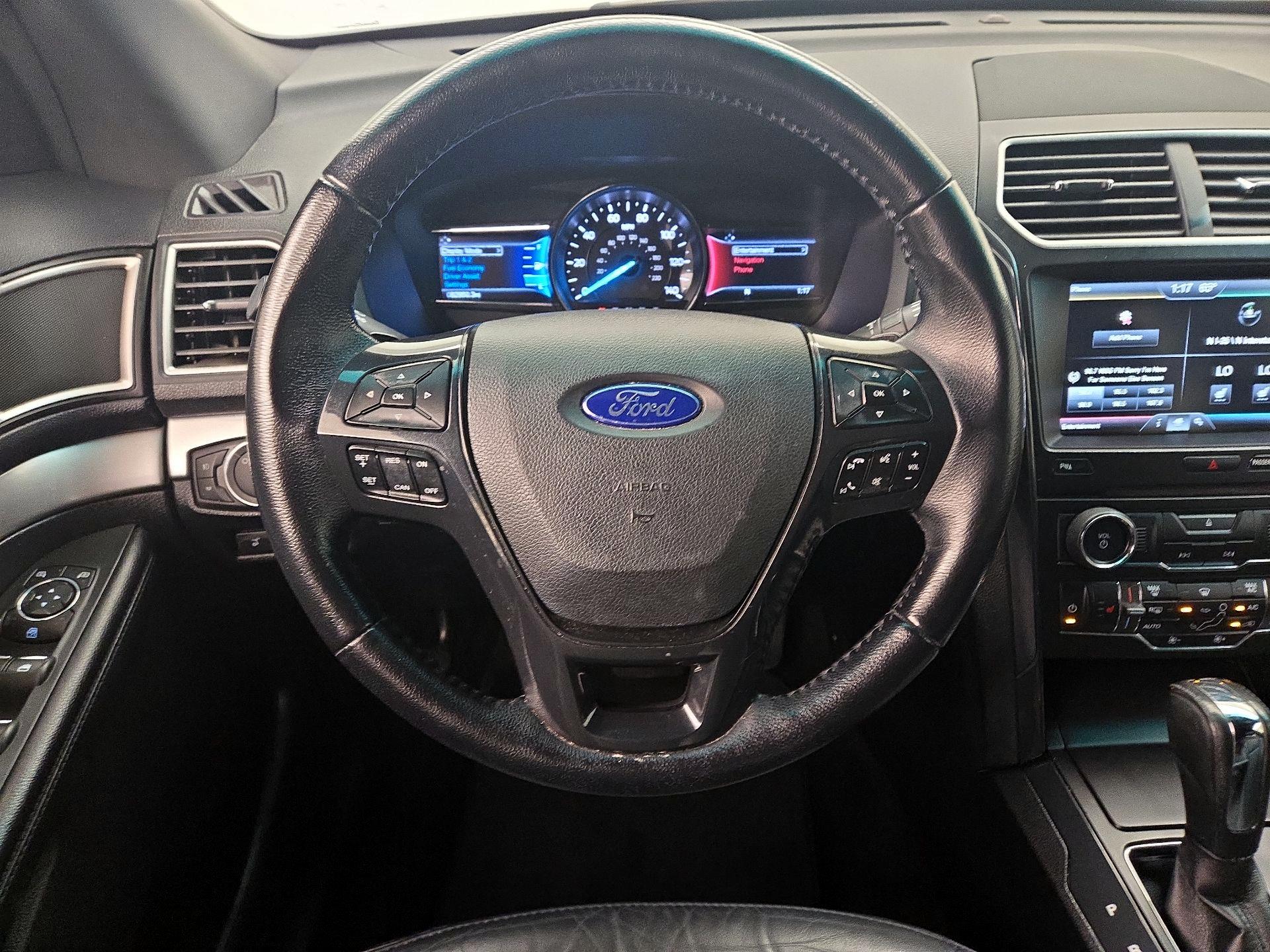 Thumbnail: 2016 Ford Explorer - 10