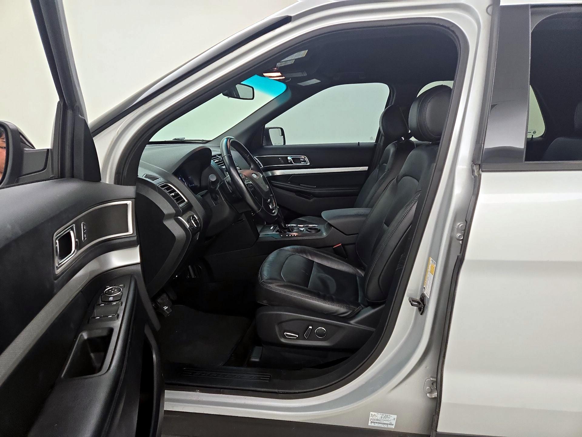 Thumbnail: 2016 Ford Explorer - 11