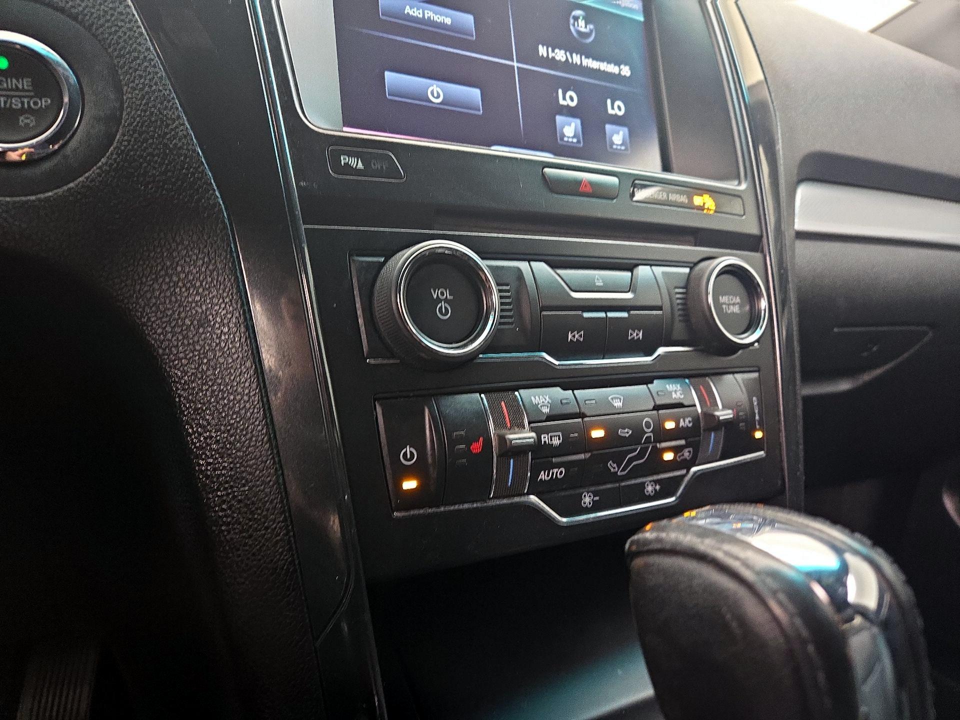 Thumbnail: 2016 Ford Explorer - 16