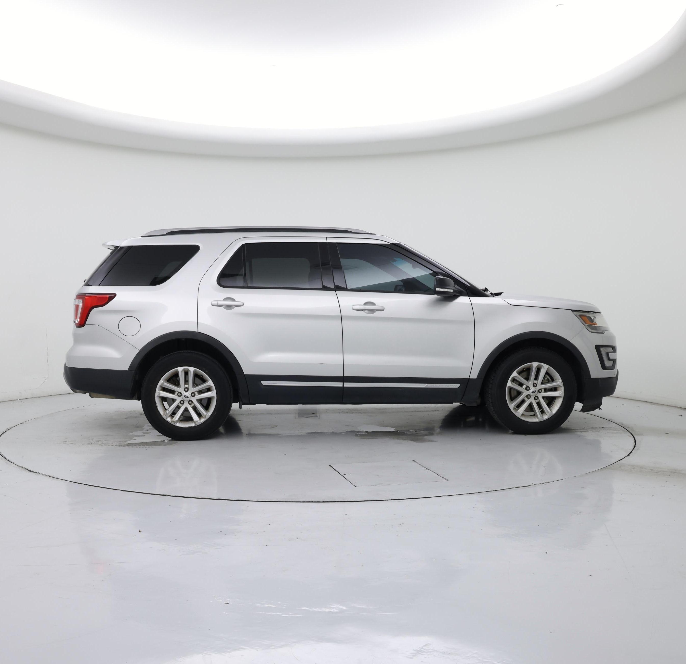 Thumbnail: 2016 Ford Explorer - 7