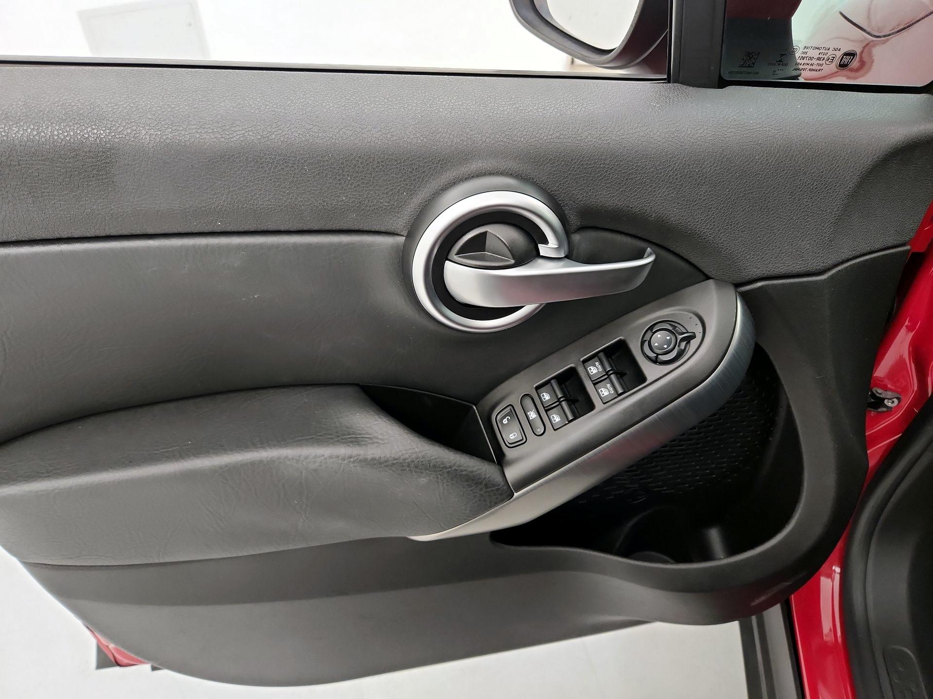 Thumbnail: 2016 Fiat 500X - 12