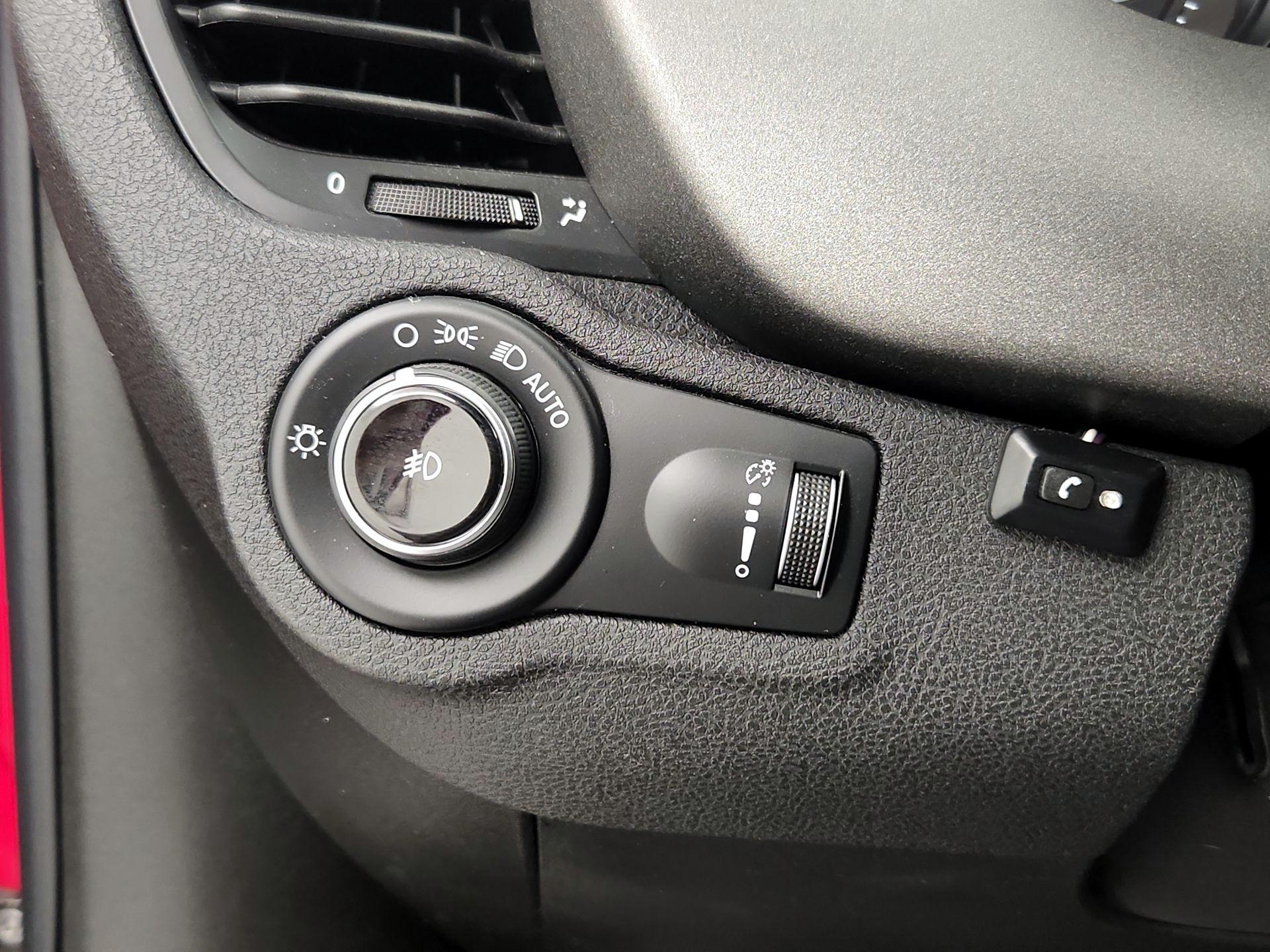Thumbnail: 2016 Fiat 500X - 13