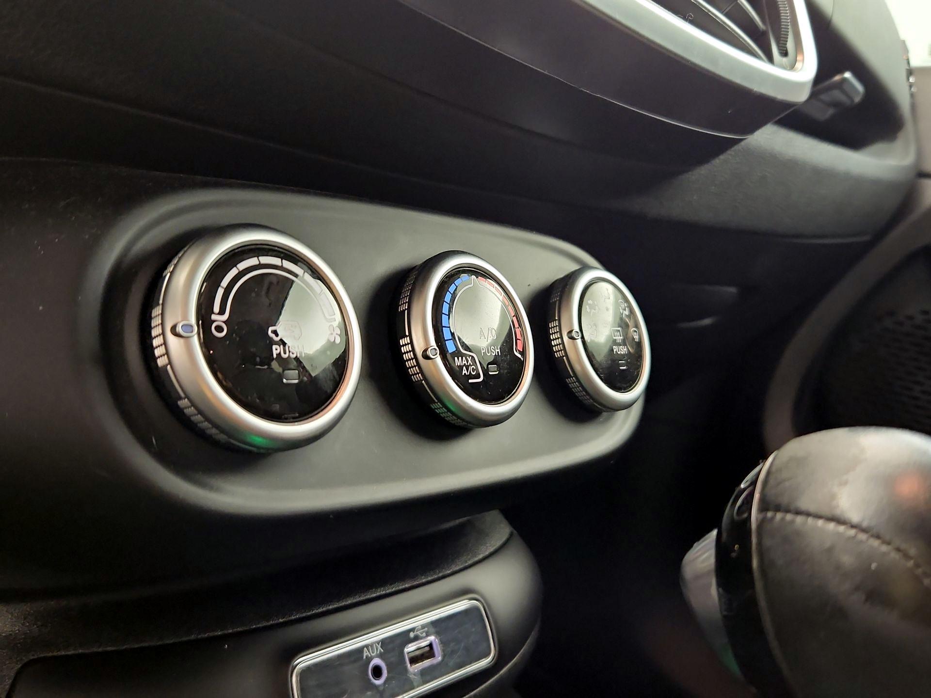 Thumbnail: 2016 Fiat 500X - 17