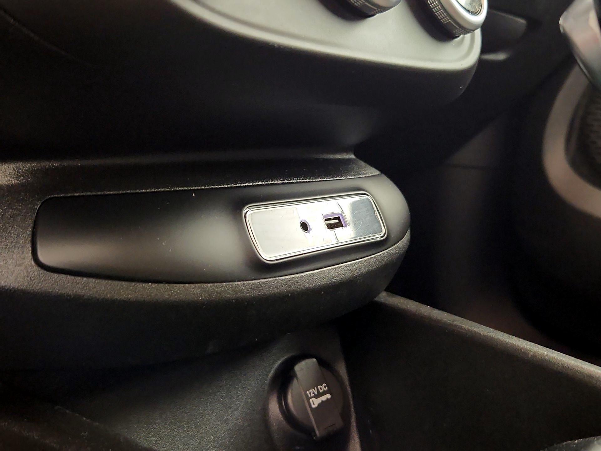 Thumbnail: 2016 Fiat 500X - 19