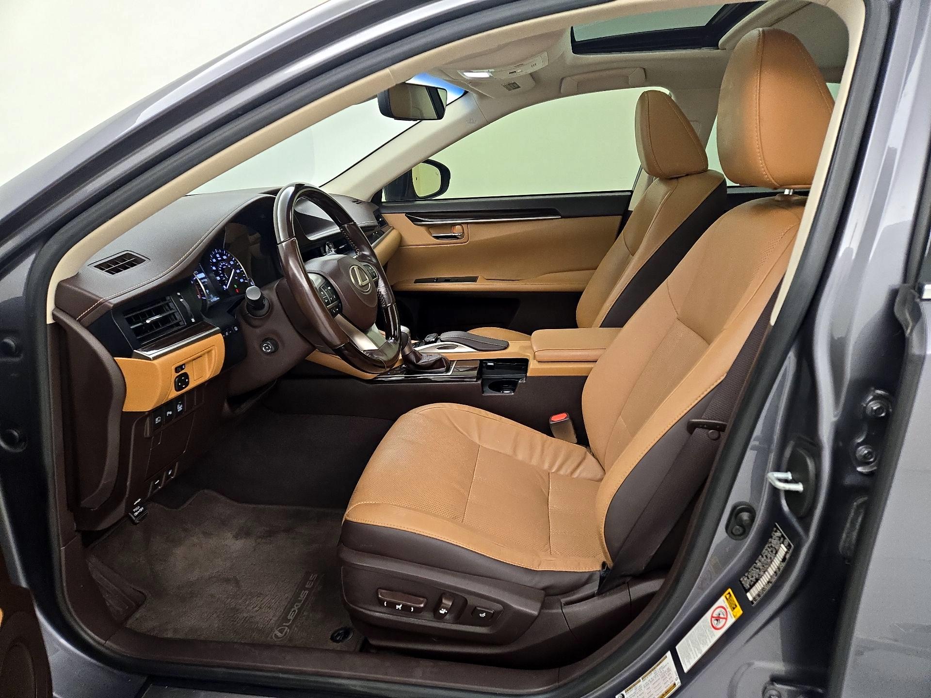 Thumbnail: 2016 Lexus ES - 11
