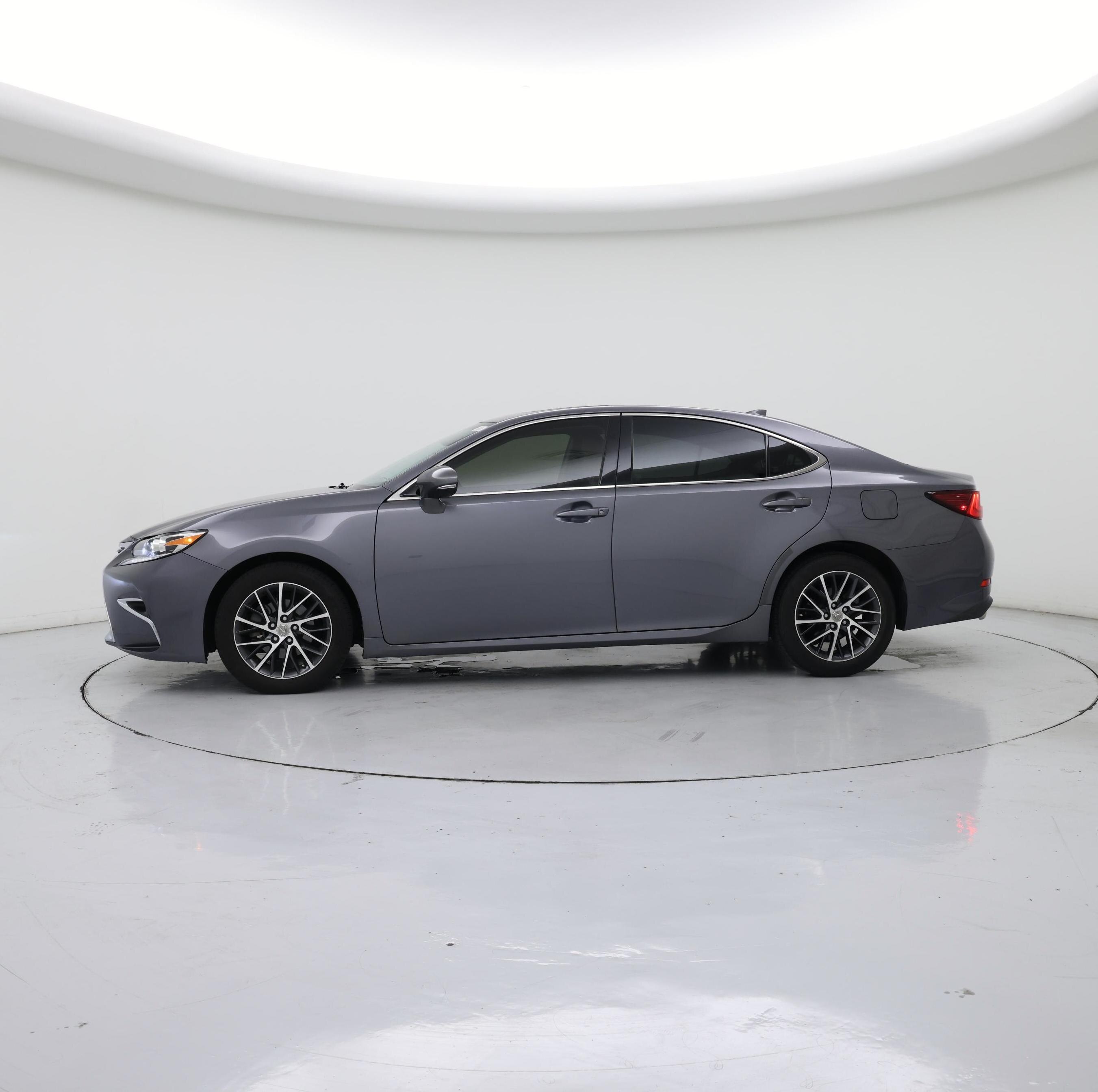 Thumbnail: 2016 Lexus ES - 3