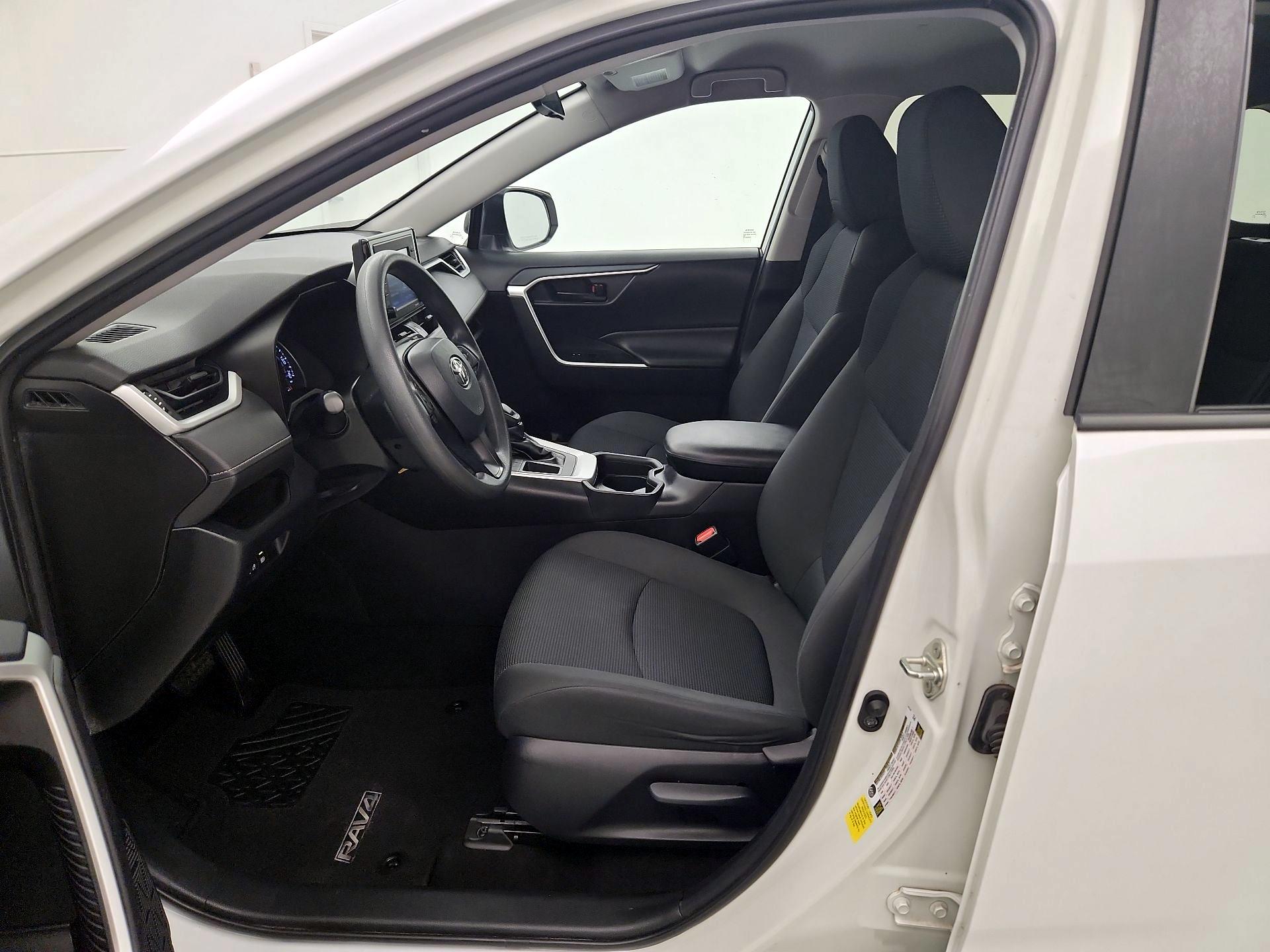 Thumbnail: 2020 Toyota RAV4 - 11